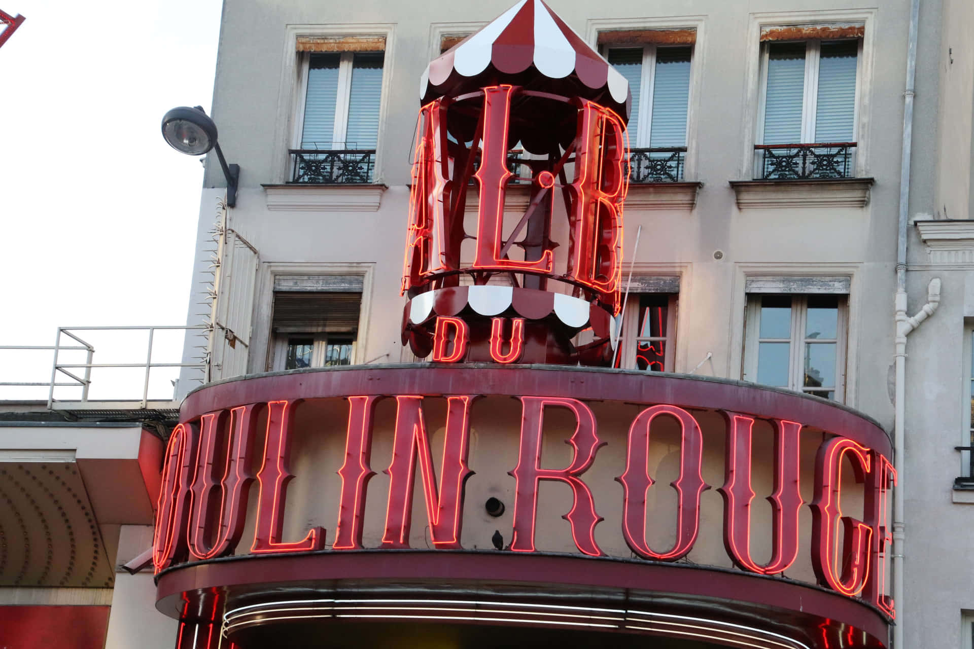 Moulin Rouge Red Neon Sign Wallpaper