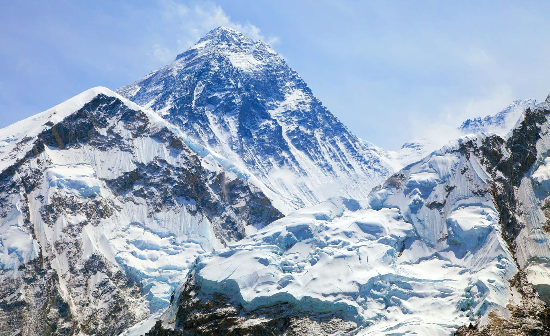 The beauty of the mighty Mount Everest