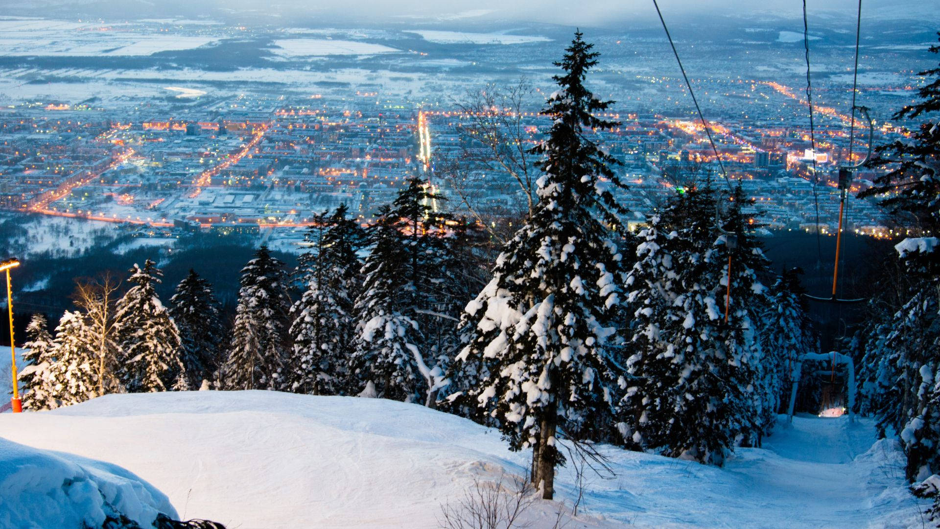 Mount Seymour Cable Car Riding Over Stunning Slopes Wallpaper