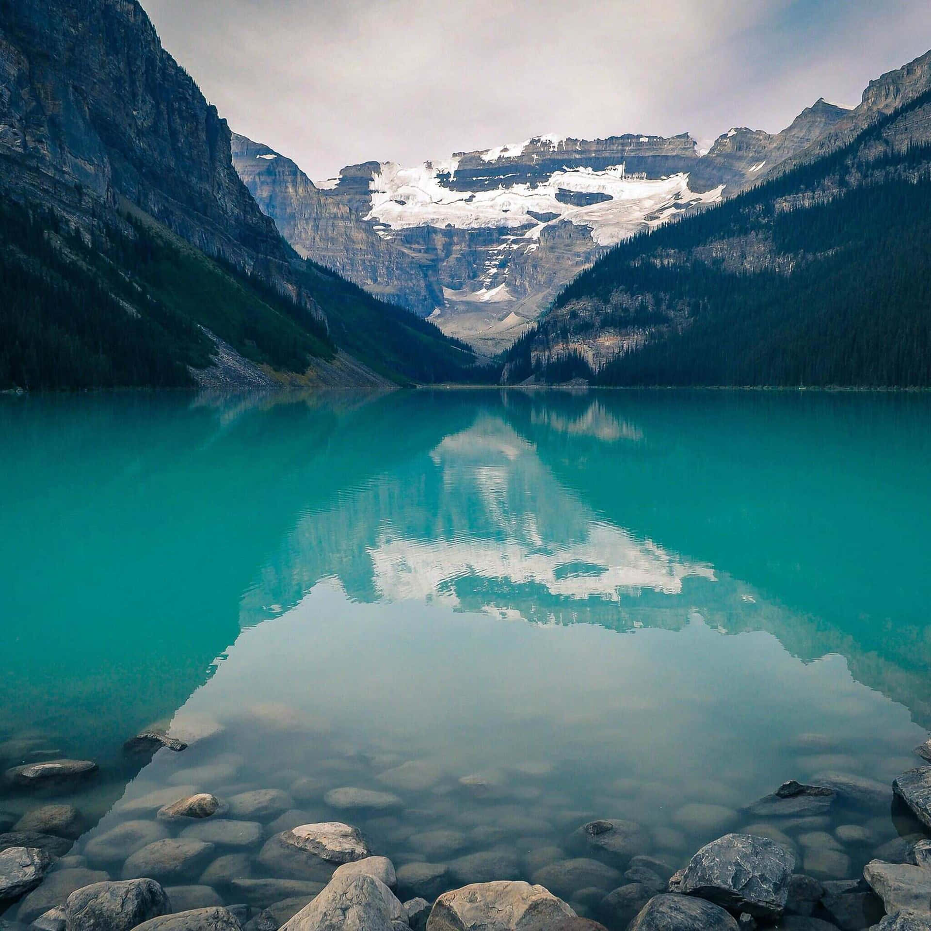 Refleksi Danau Gunung.jpg Wallpaper