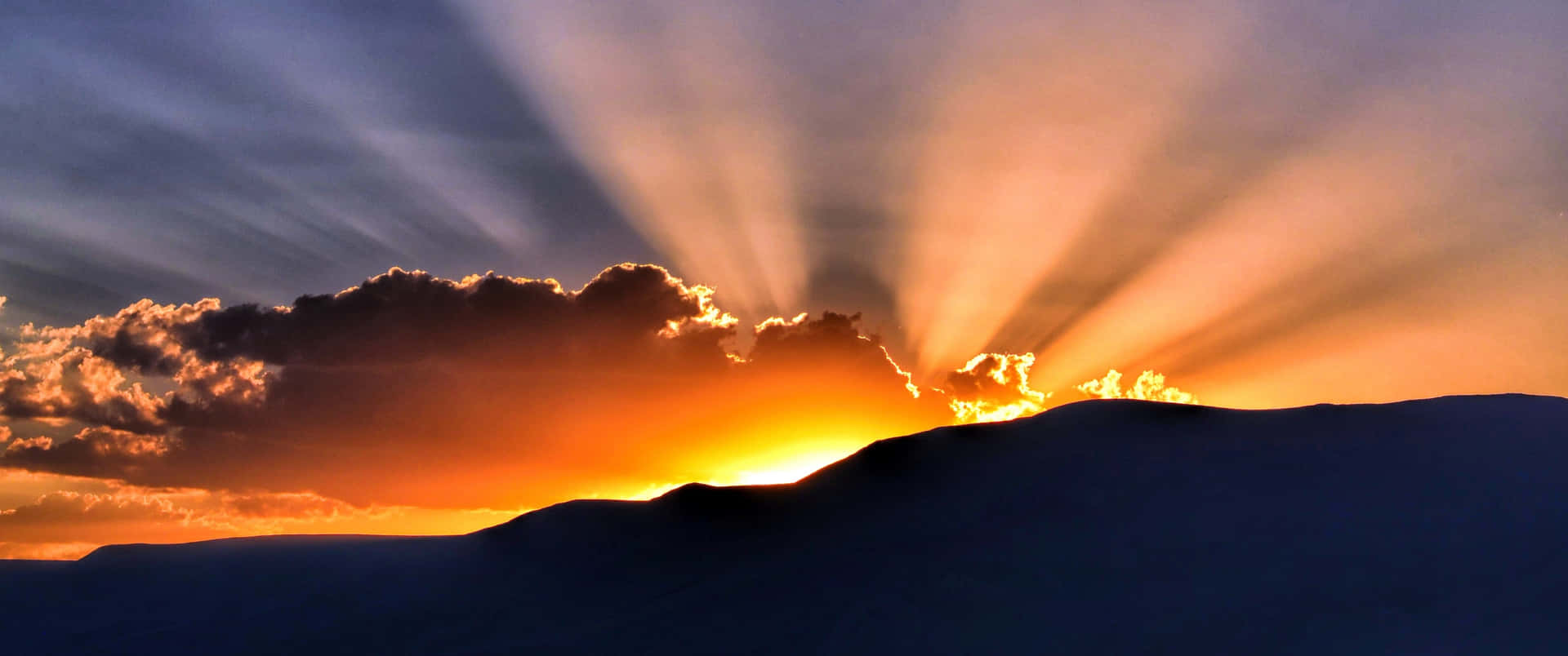 Mountain Landscape With Sun Rays Wallpaper
