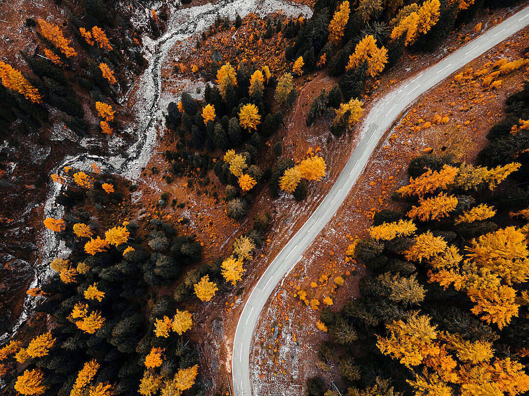 Mountain Road Beautiful Autumn Desktop Wallpaper