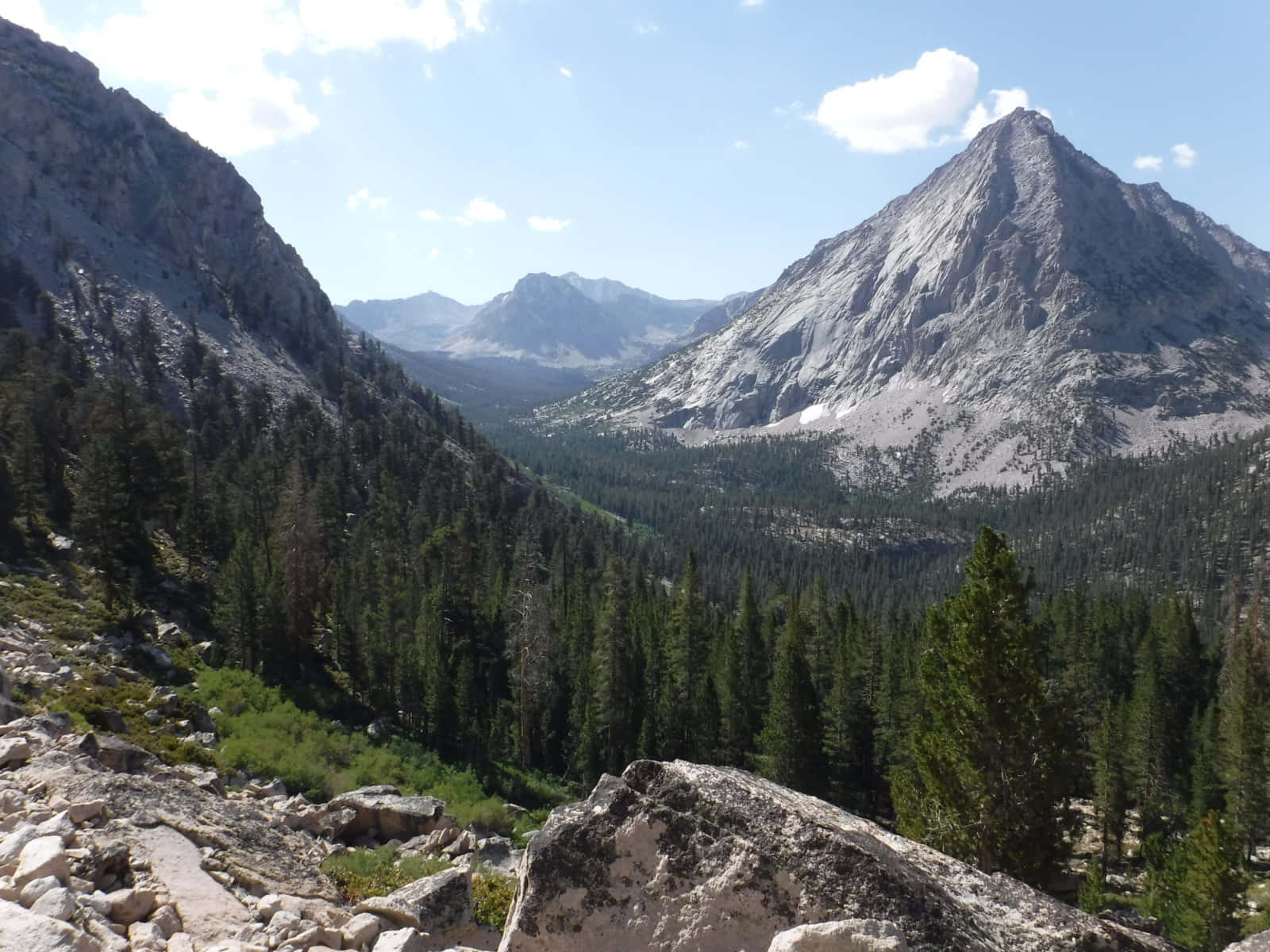 Géomorphologie De La Vallée De Montagne Fond d'écran