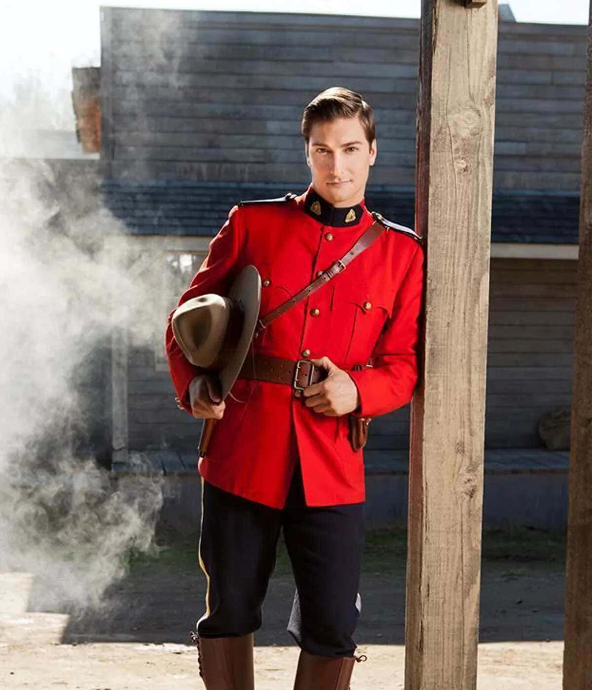 Montagnard En Uniforme Rouge Fond d'écran