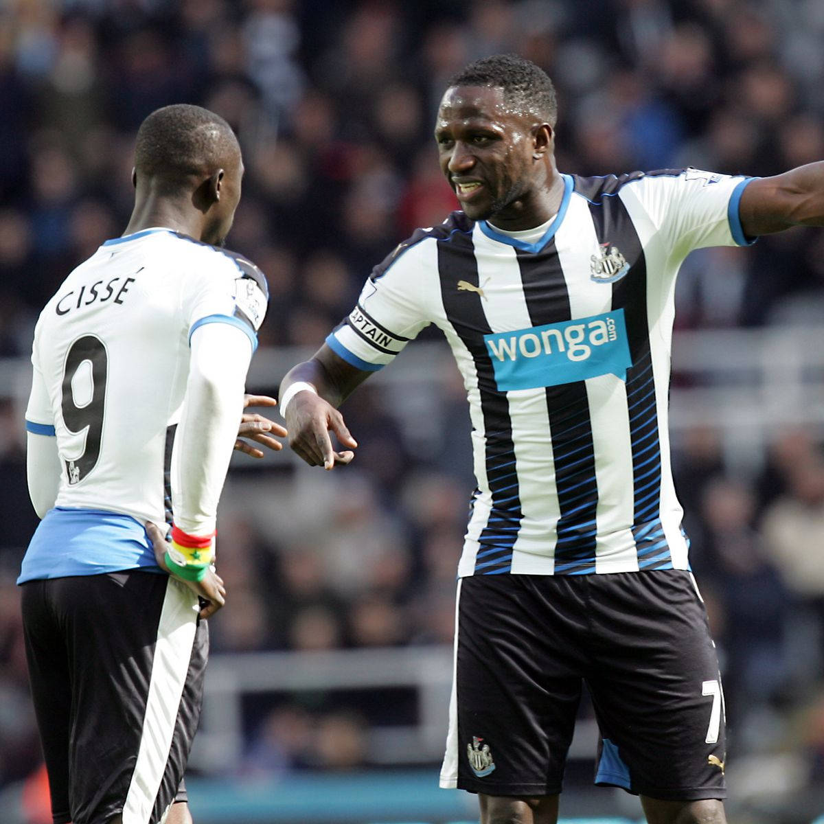 Moussa Sissoko Talking With Cisse Wallpaper