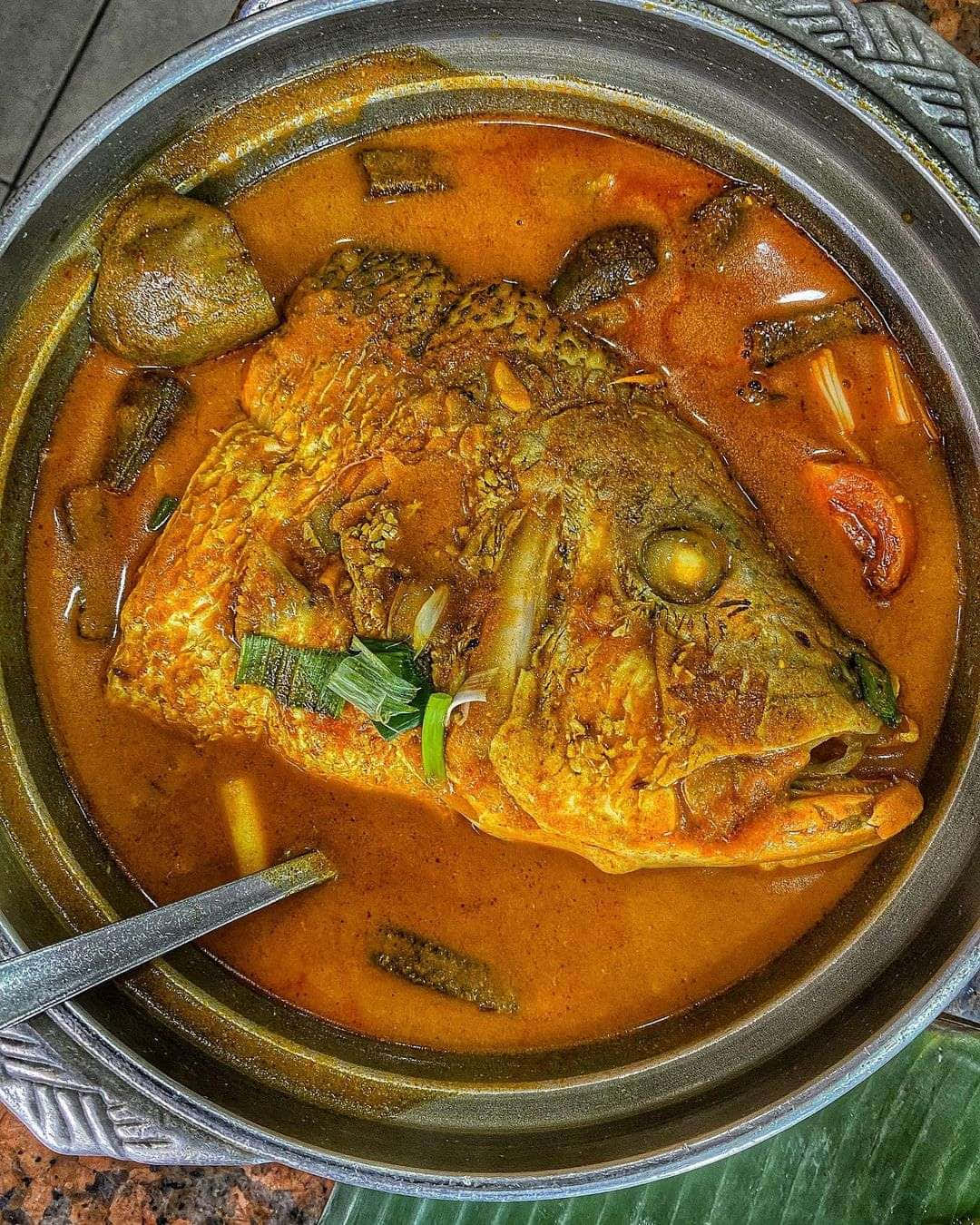 "Top Angle Shot of Mouthwatering Fish Head Curry" Wallpaper