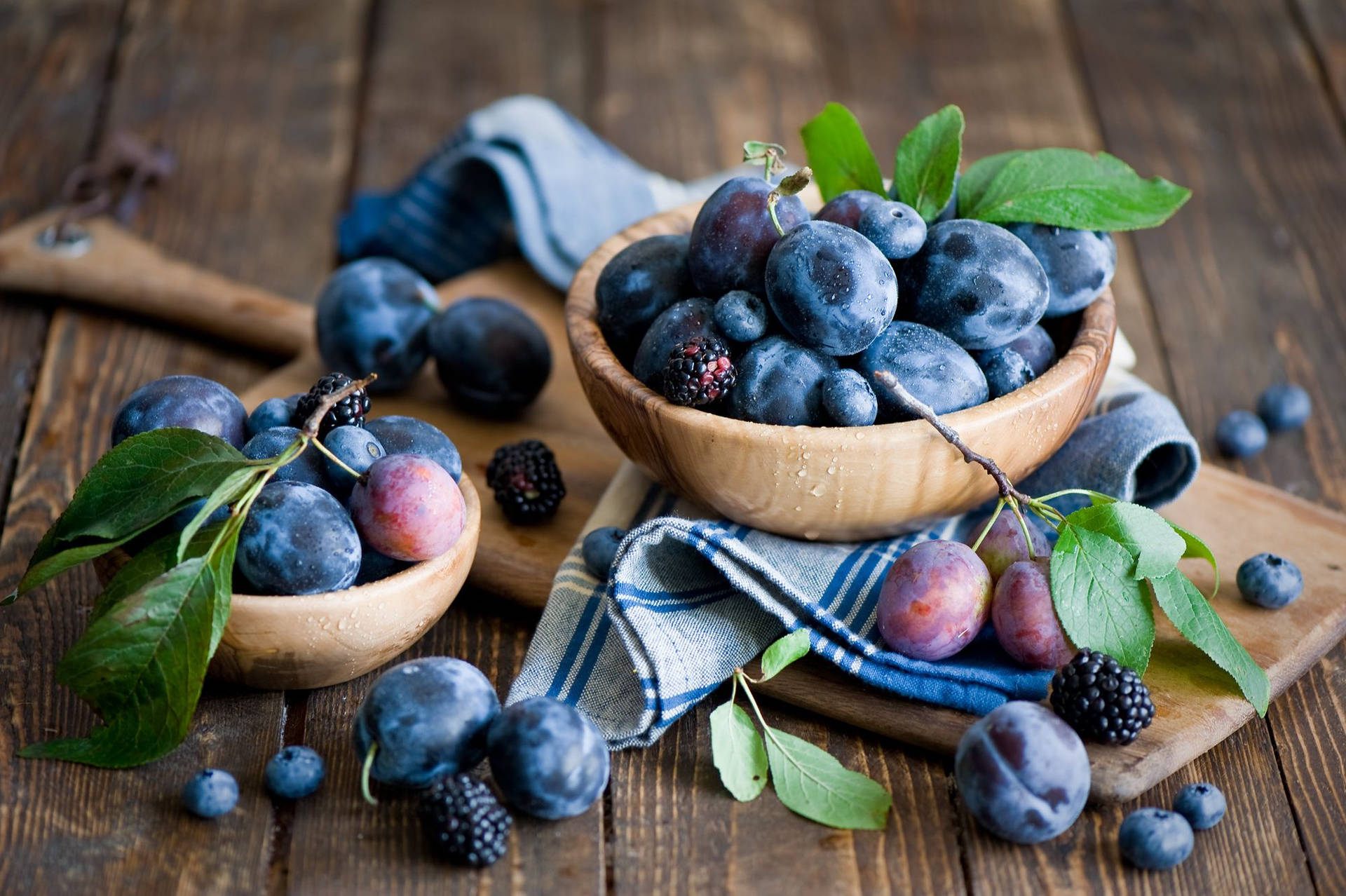 Mouthwatering Grapes And Blueberries Wallpaper