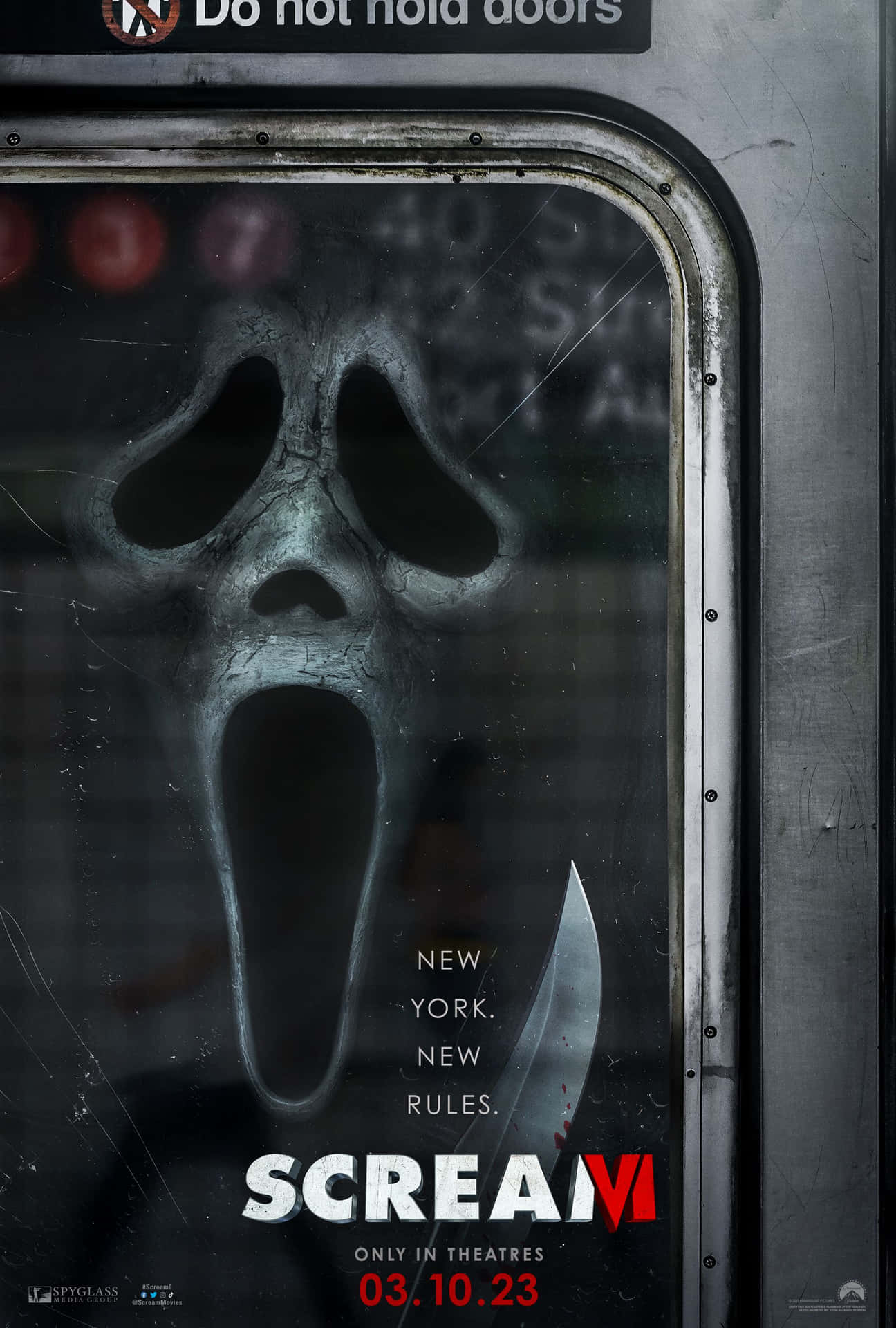Scream V Poster With A Face On It