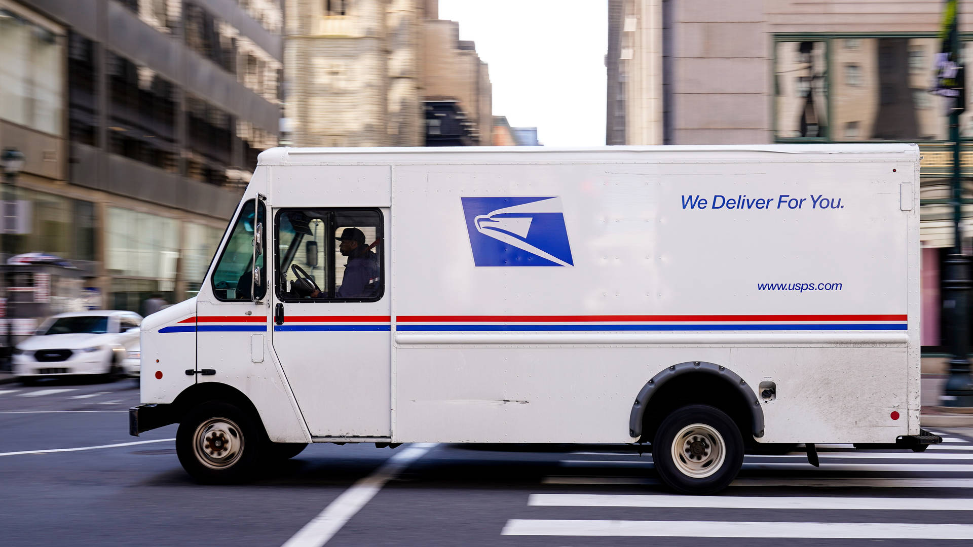 Moving USPS Tracking Truck Wallpaper