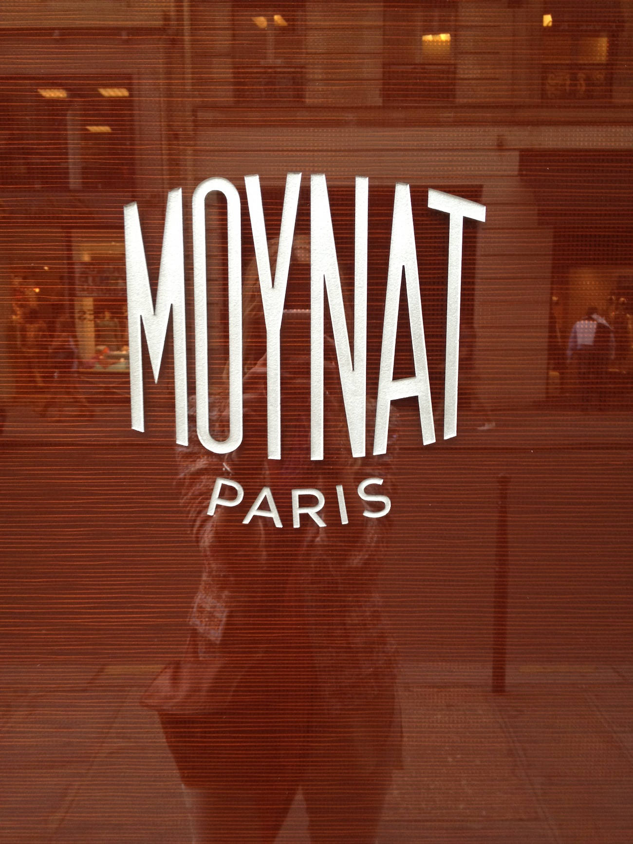 Download Moynat Paris Logo - Unmistakable Refinement Wallpaper
