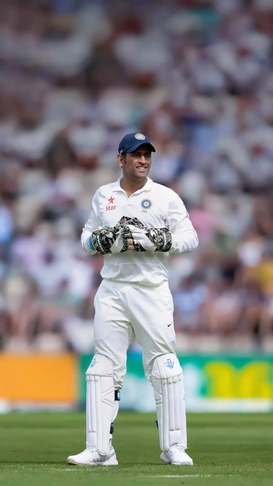Msd White Outfit Wallpaper