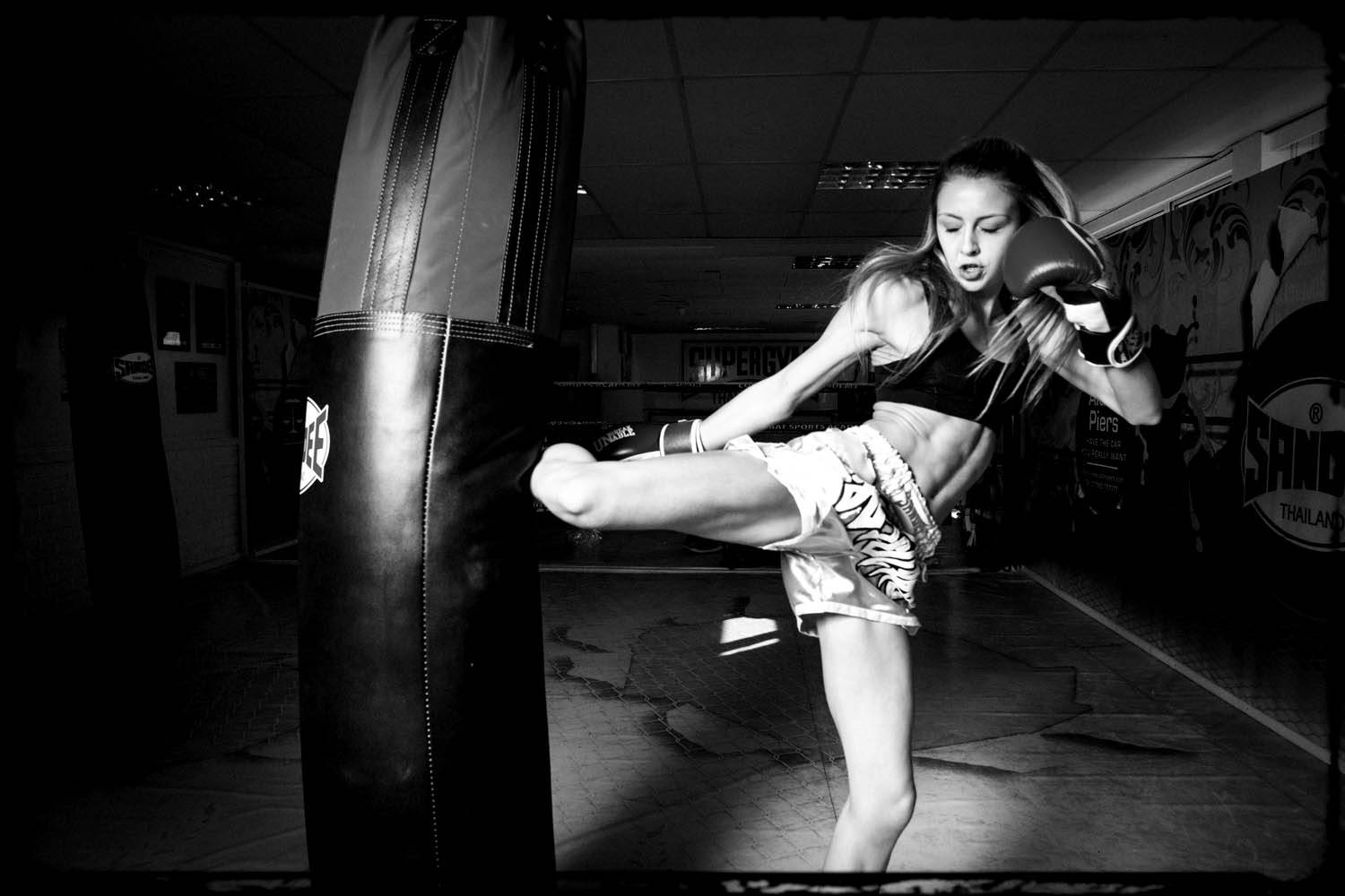 Addestramento Della Donna Di Muay Thai Sfondo