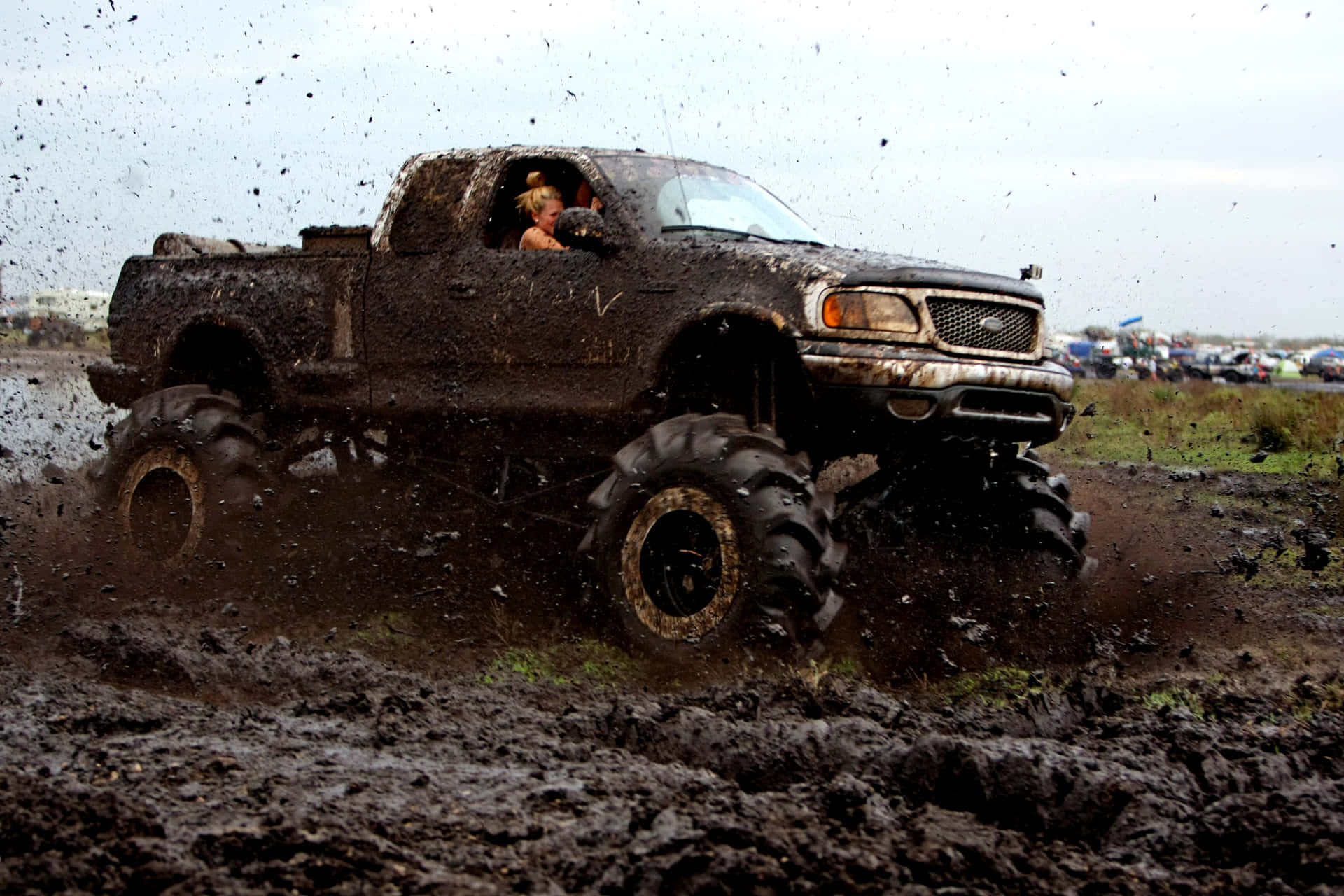 Mud Bogging Ford F-150 Monster Truck Wallpaper