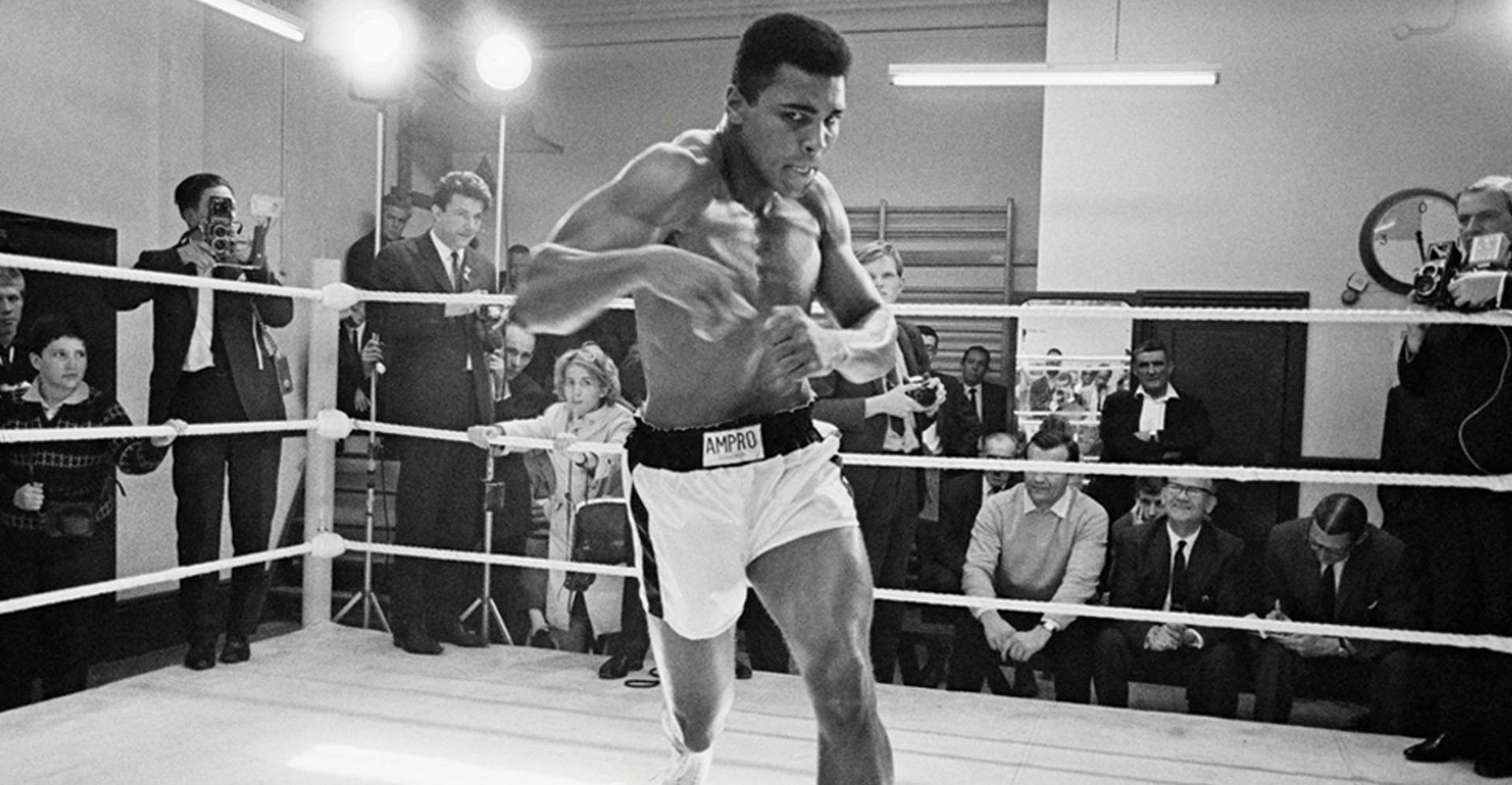 Legendary boxer Muhammad Ali training Wallpaper