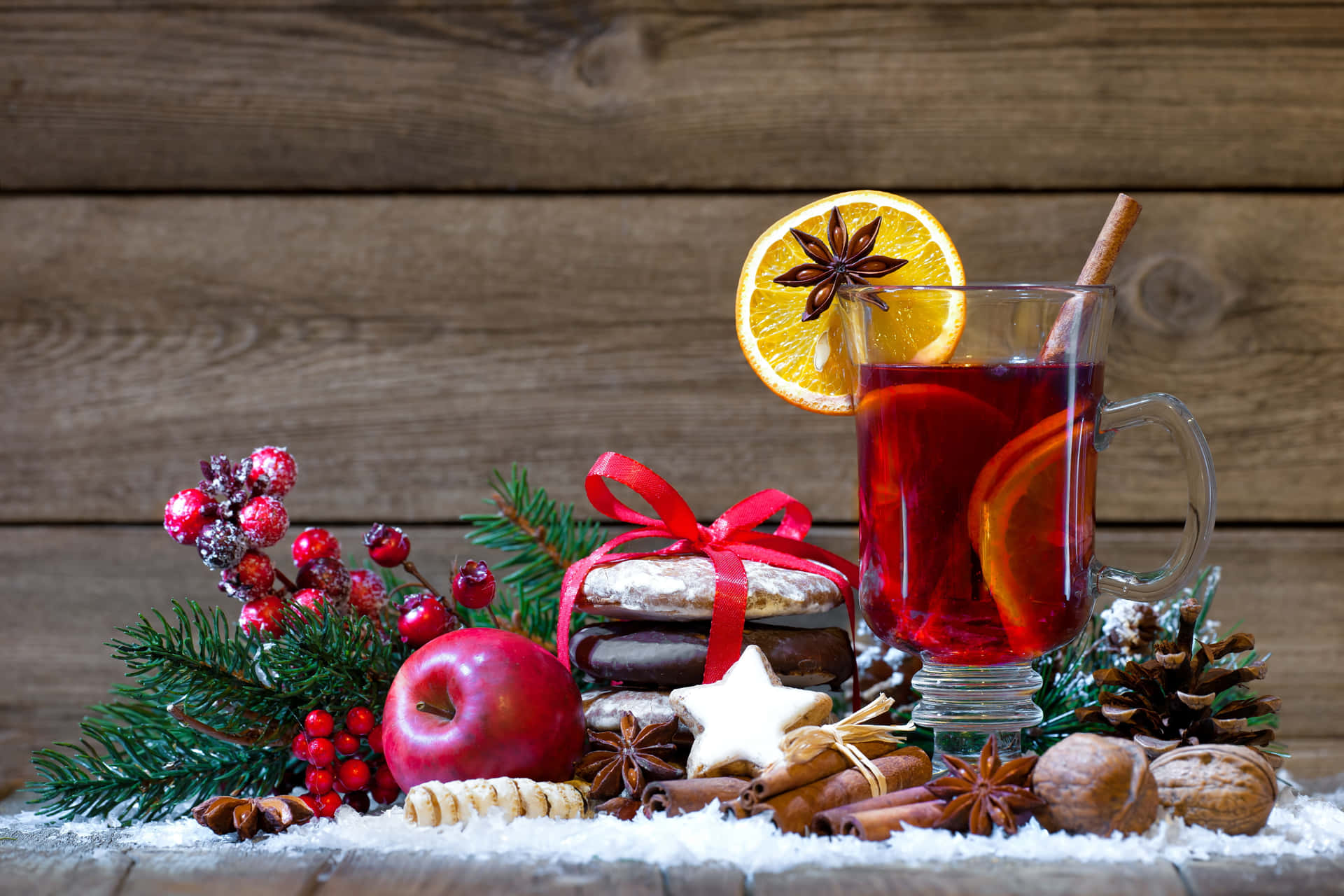 Aromatic and Delightful Mulled Wine with Spices Wallpaper