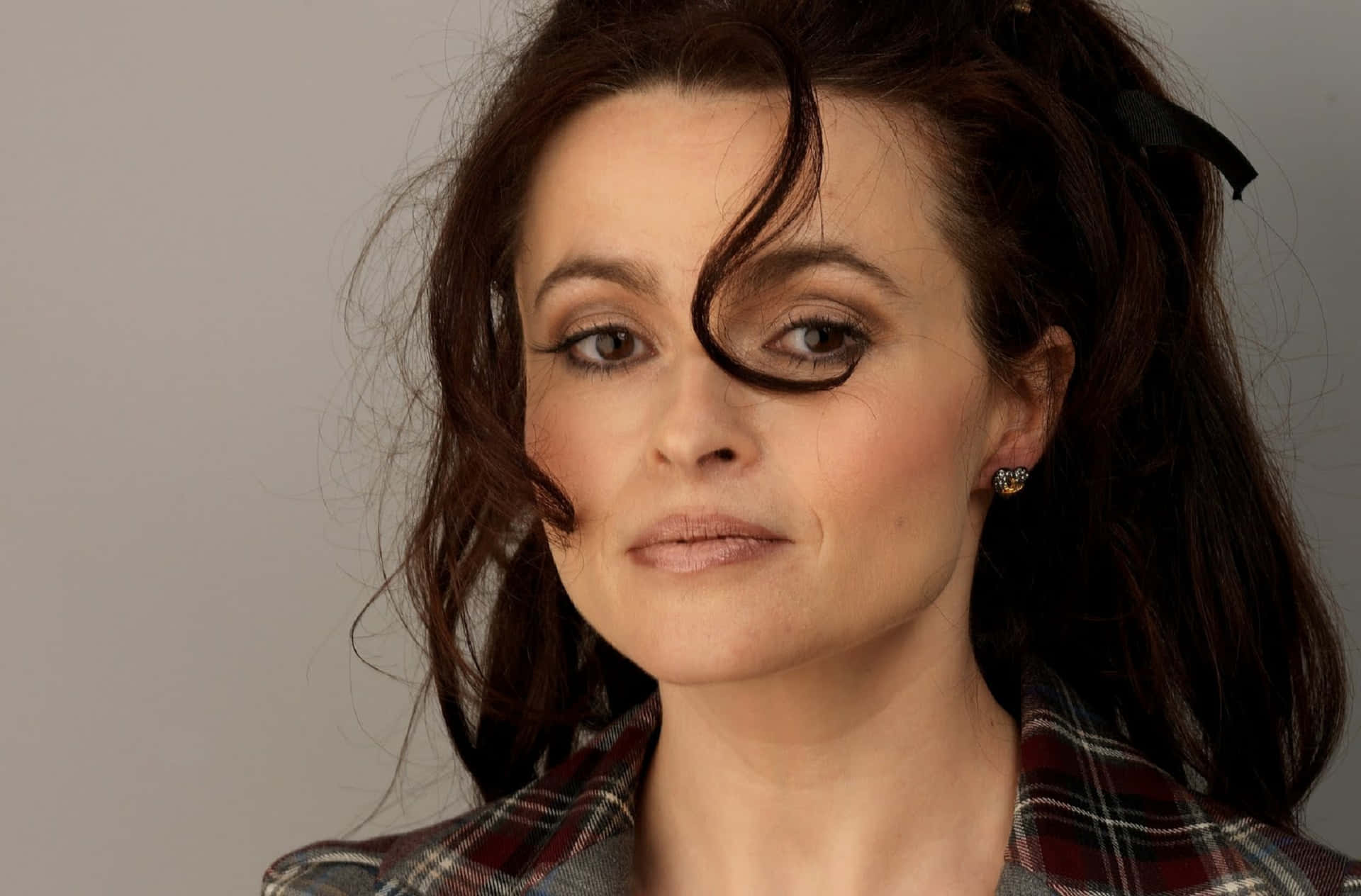 Multi-talented British Actress, Helena Bonham Carter Wallpaper