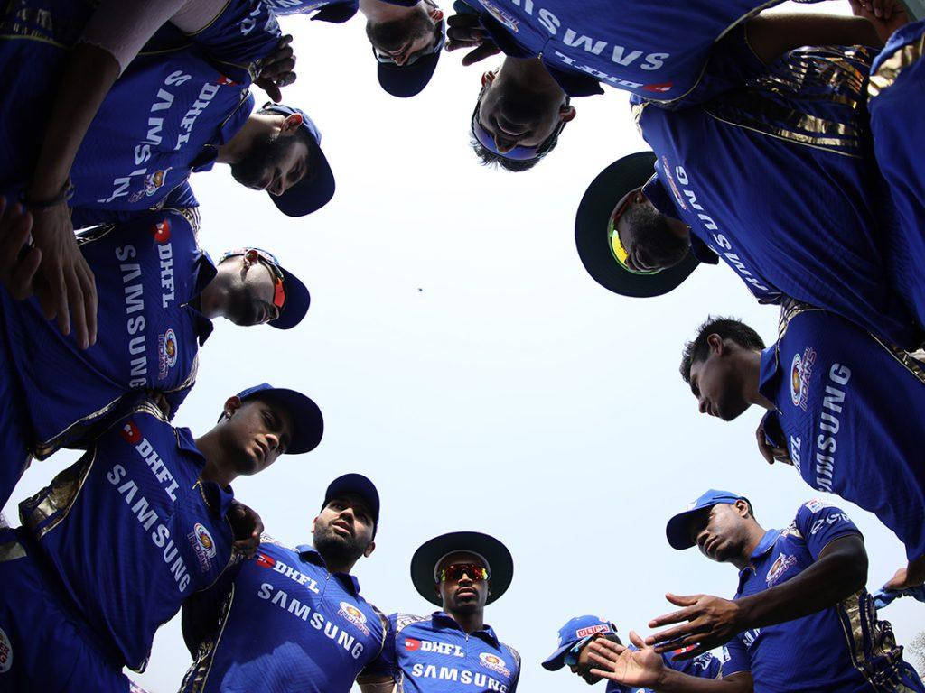 Mumbai Indians United - A Team Bond Beyond Cricket Wallpaper