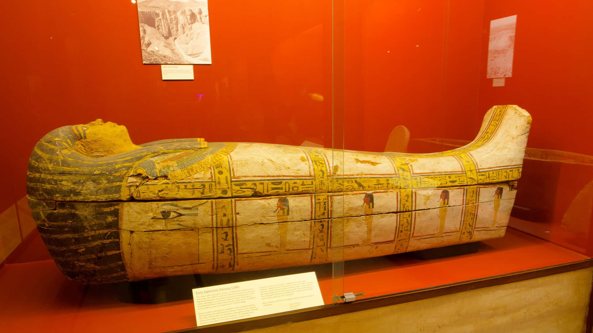 Mummy Of Artemidora In Egyptian Museum Wallpaper