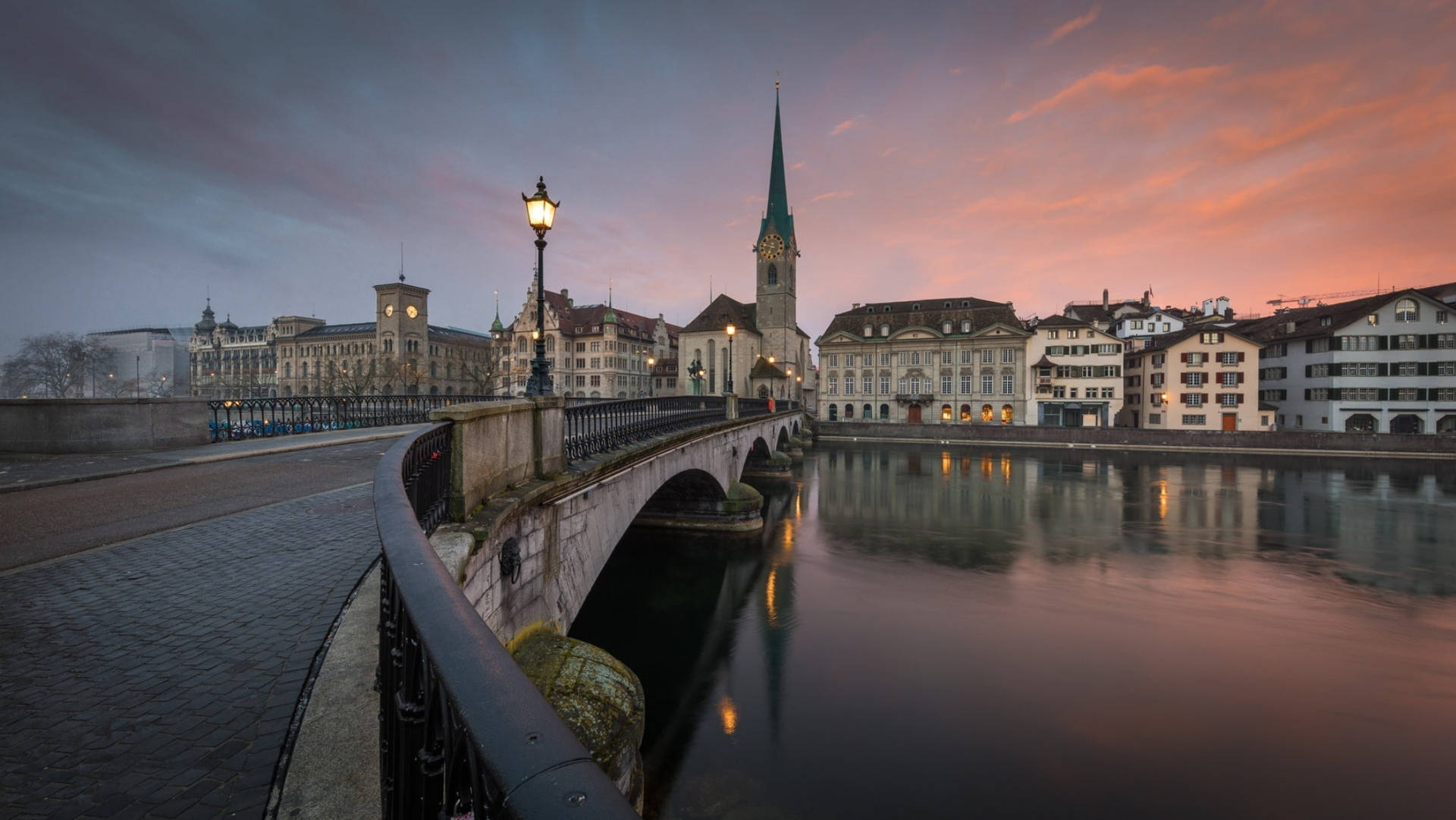 Puentede Munster En Zurich, Suiza. Fondo de pantalla