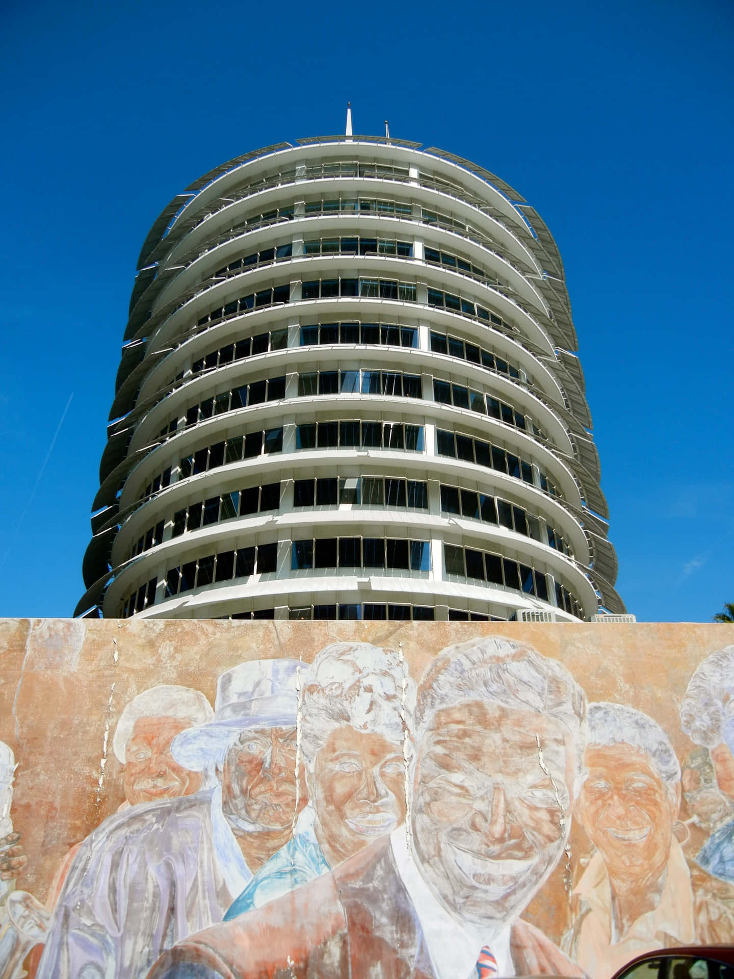 Murals On Capitol Records Building Wallpaper