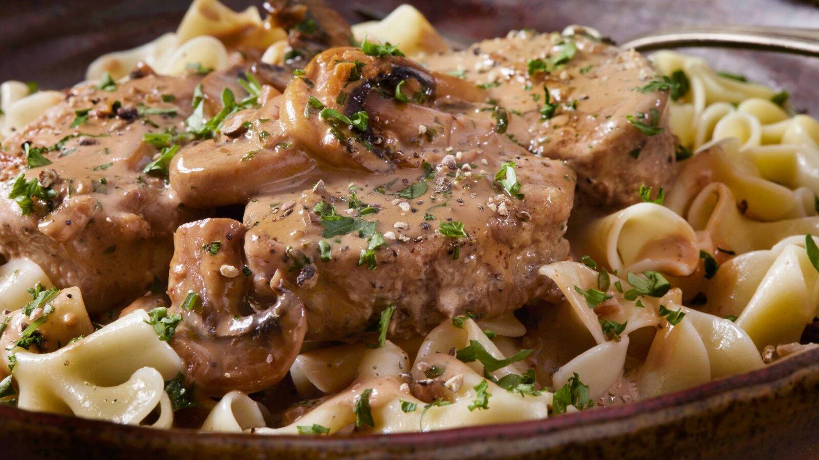 Mushrooms And Pasta With Beef Stroganoff Wallpaper