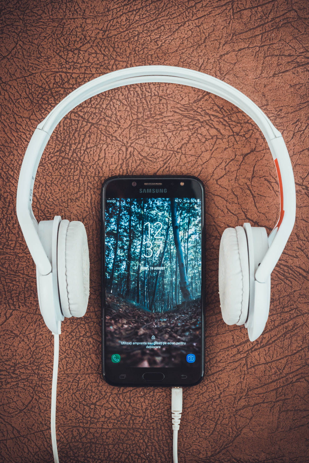 Music 4k Headphones Wallpaper