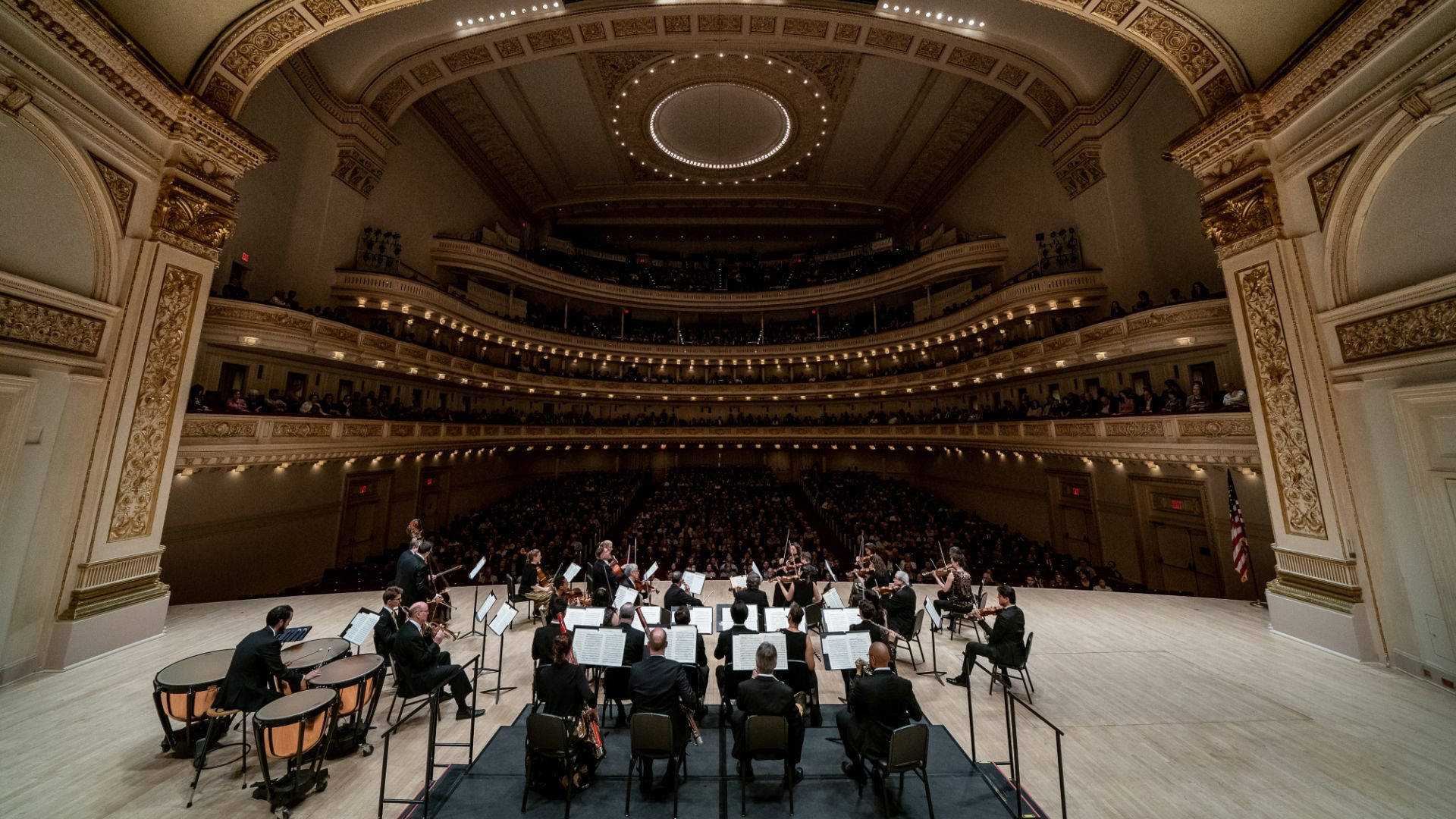 Músicosen El Hermoso Carnegie Hall. Fondo de pantalla