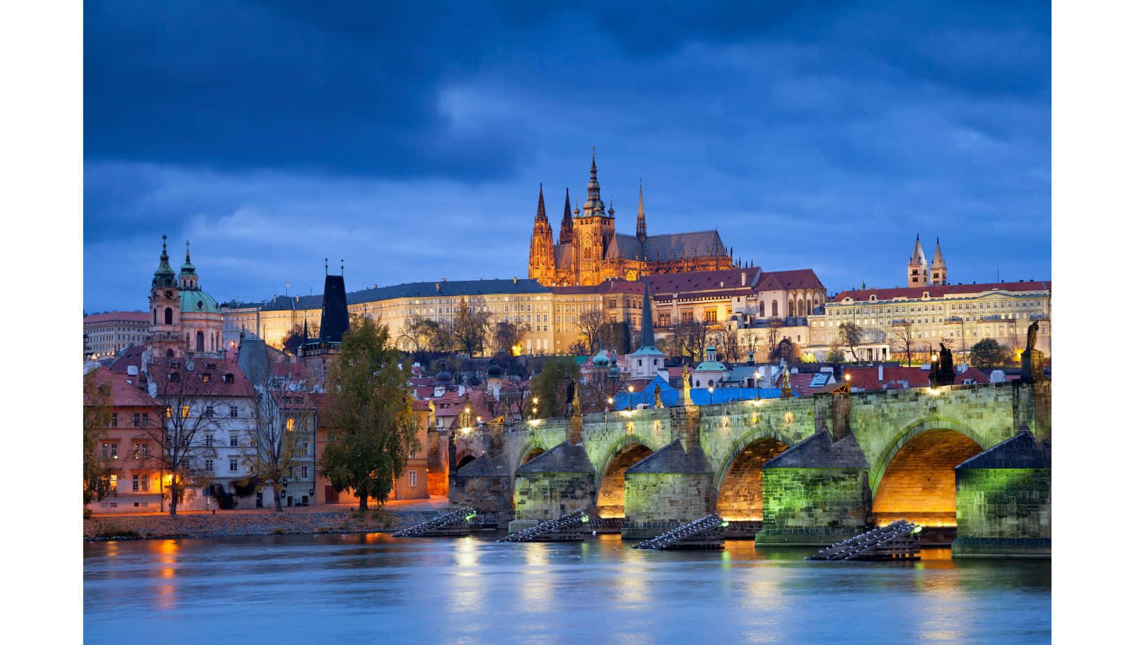 Must See Sight In Prague Castle Wallpaper