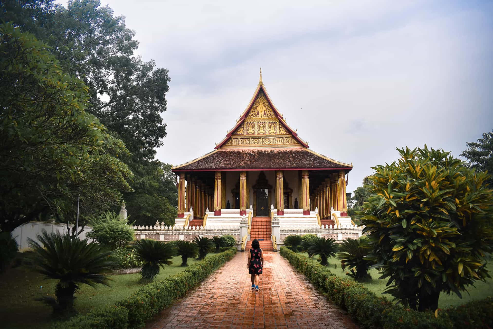 Must Visit Museum In Vientiane Background