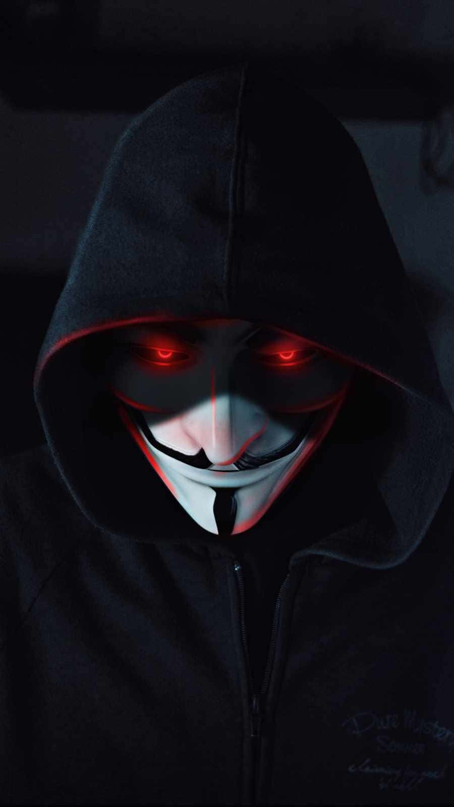 Hacker Misterius Dengan Mata Bersinar.jpg Wallpaper