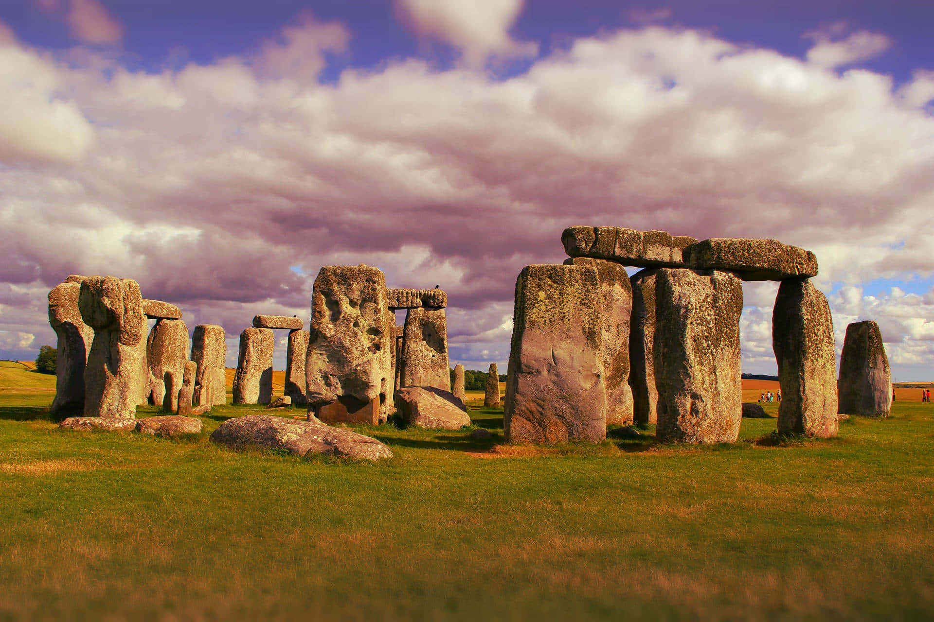 Mysterious Stonehenge In England Wallpaper