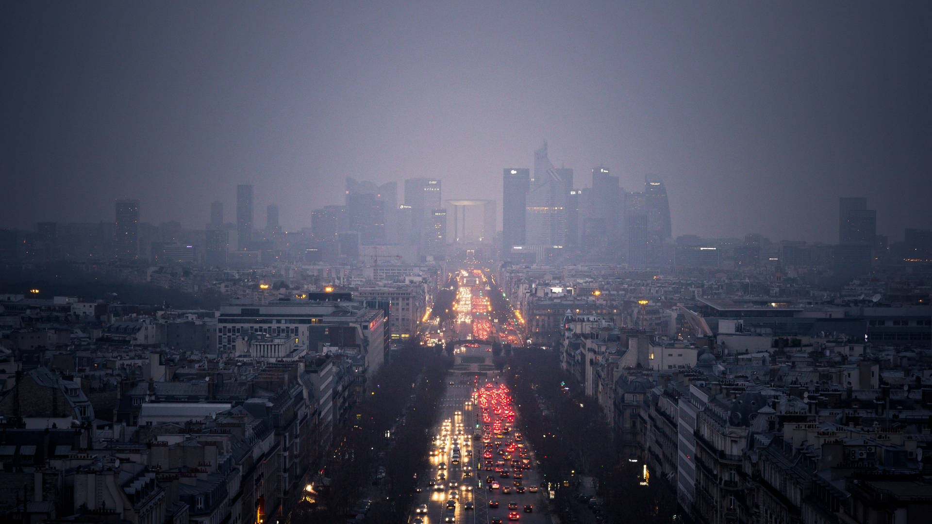 Mystical City Rain On A Gloomy Evening Wallpaper