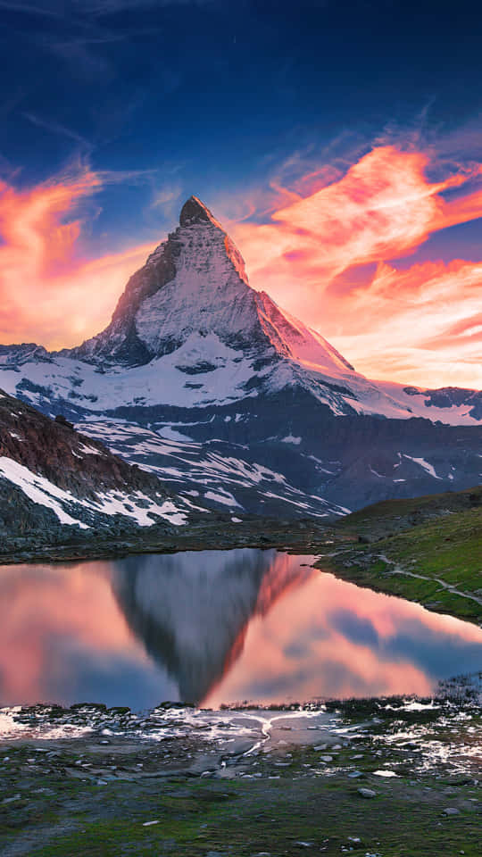 Mytiskahimlar Över Matterhorn-berget. Wallpaper