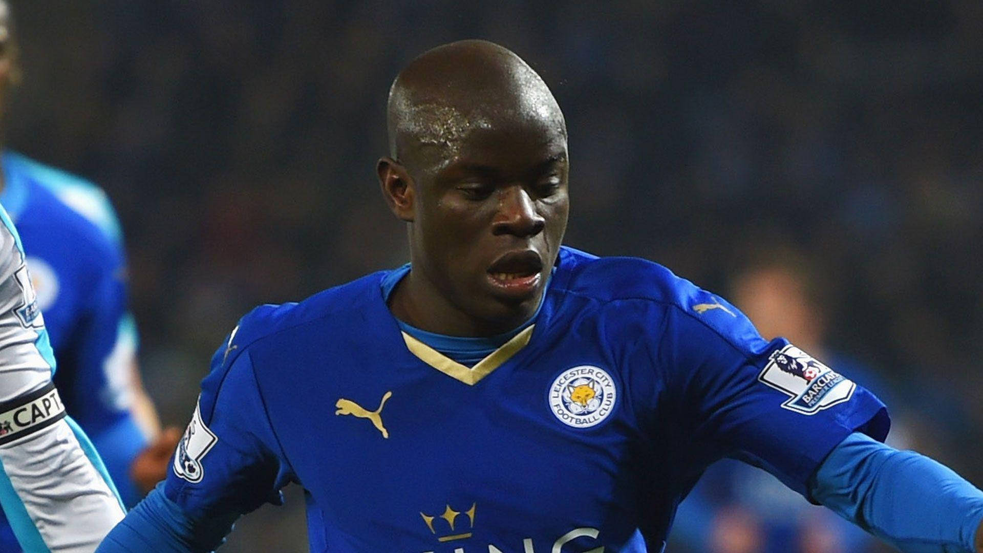 Caption: N'golo Kante, Leicester City's Midfield Mastermind. Wallpaper
