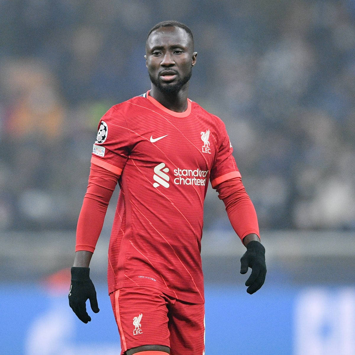 Nabykeita Mitt I Spelet (for A Computer Or Mobile Wallpaper Featuring Naby Keita During A Game) Wallpaper