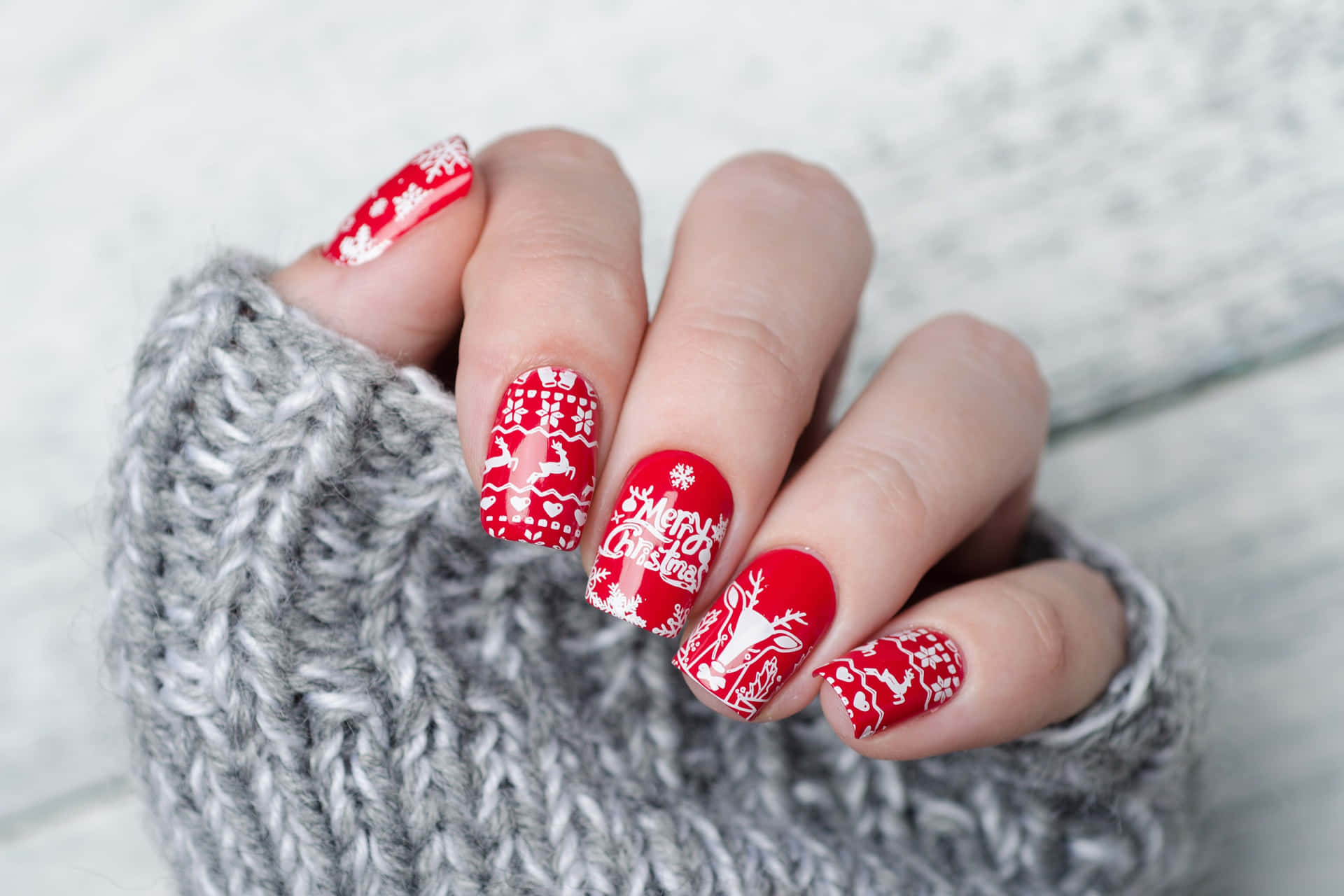Chic Looking Red Nail Designs Picture