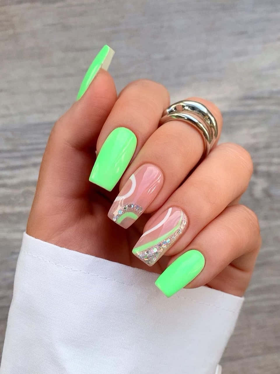 Highlight Green Color Nail Designs Picture