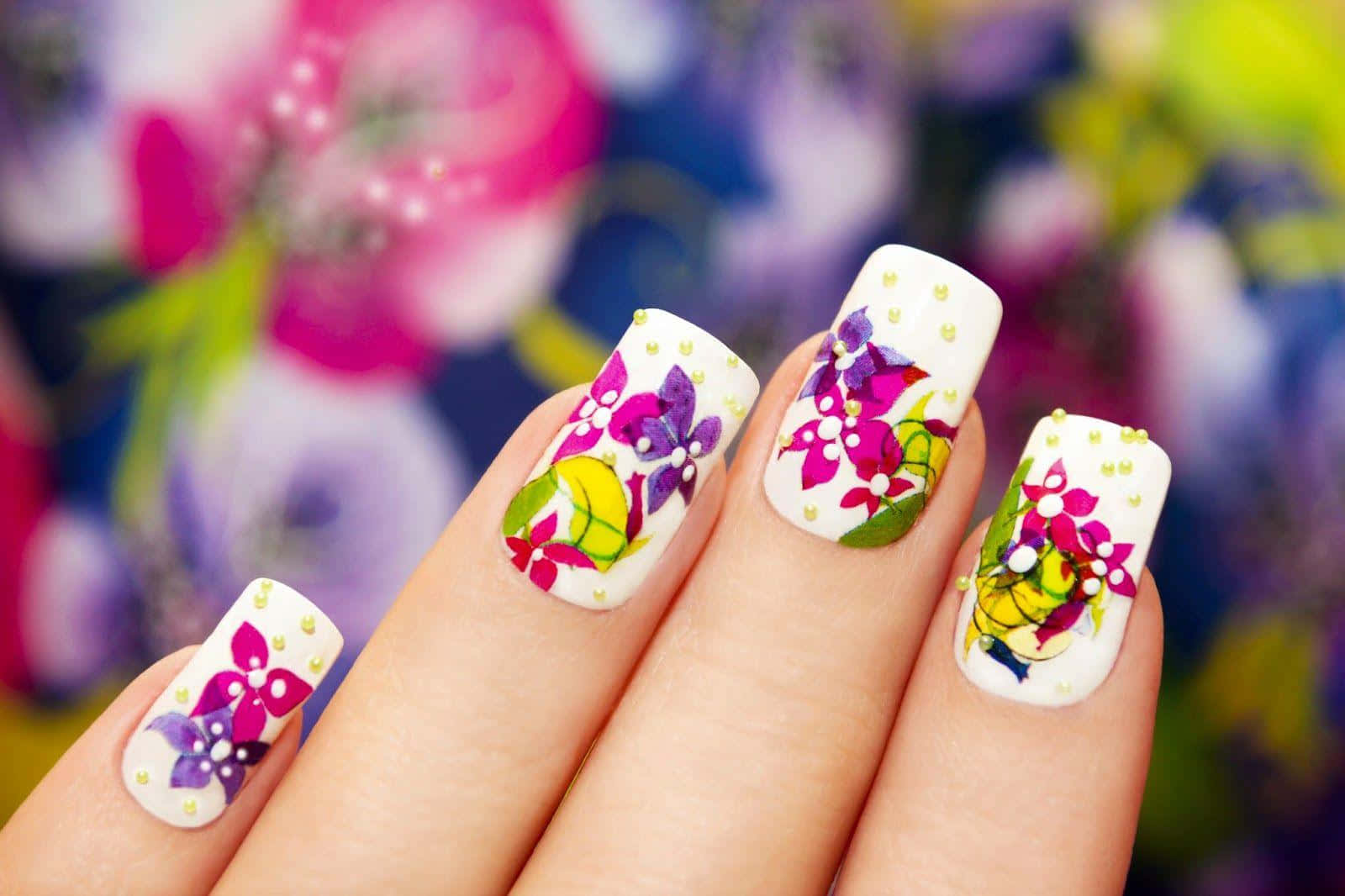 Flower-Patterned Nail Art Picture