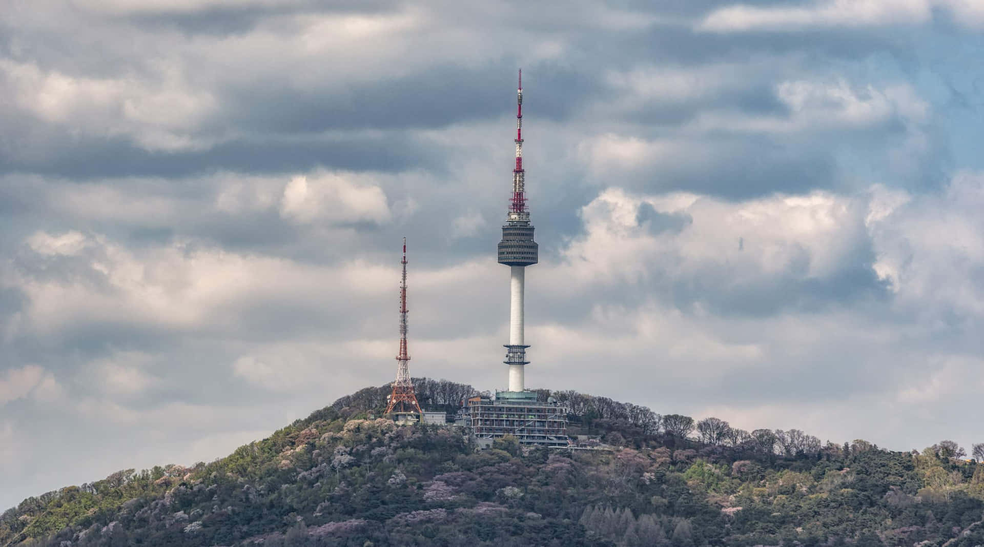 Namsan Seoul Tower Scenic View Wallpaper