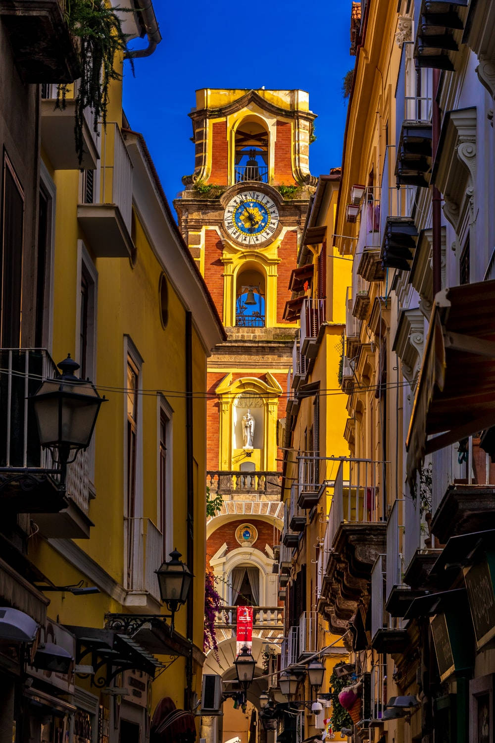 Duomo Di Napoli Sorrento Sfondo