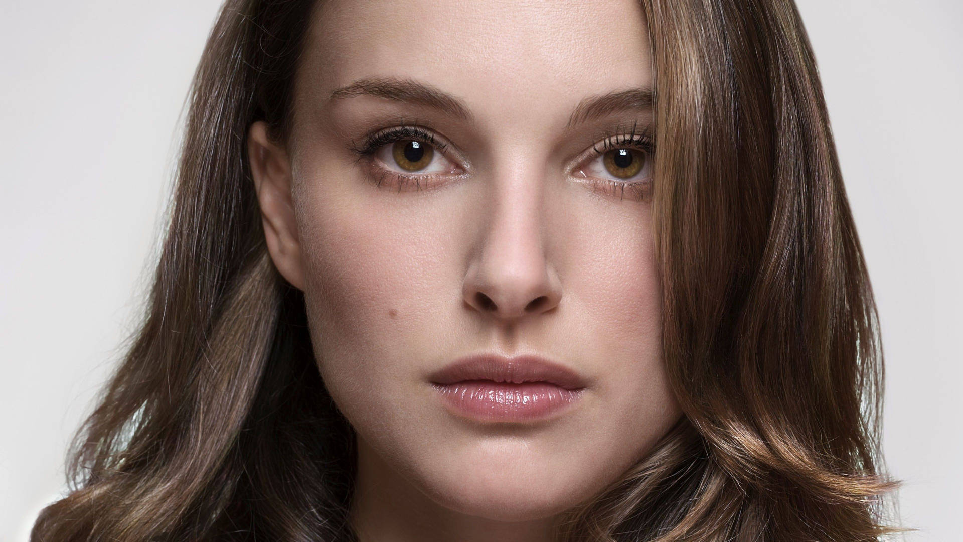 Natalie Portman Uden Make-up Wallpaper