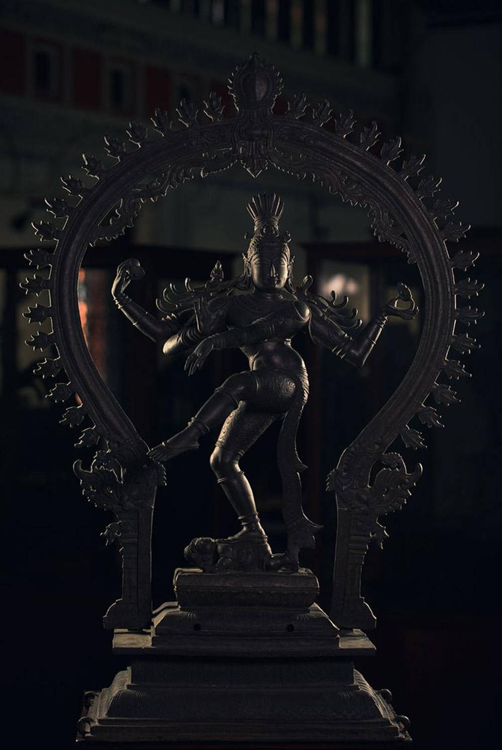 Strål med mystik og mysteriøs energi fra Dark Temple Nataraja. Wallpaper
