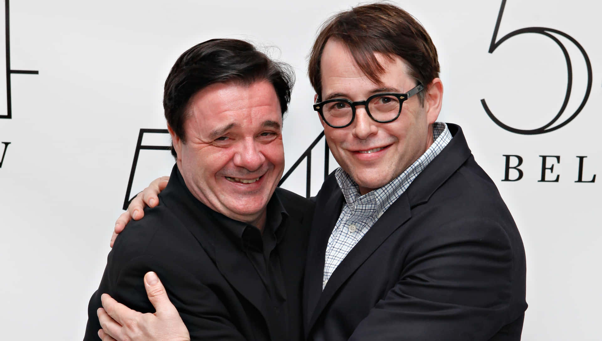 Actornathan Lane, Known For His Roles In The Birdcage And The Lion King, Will Be Featured On Your Computer Or Mobile Wallpaper. Slash Off Any Dull Background And Adorn Your Screen With This Vibrant Image. A Perfect Choice For All Nathan Lane Aficionados! Fondo de pantalla