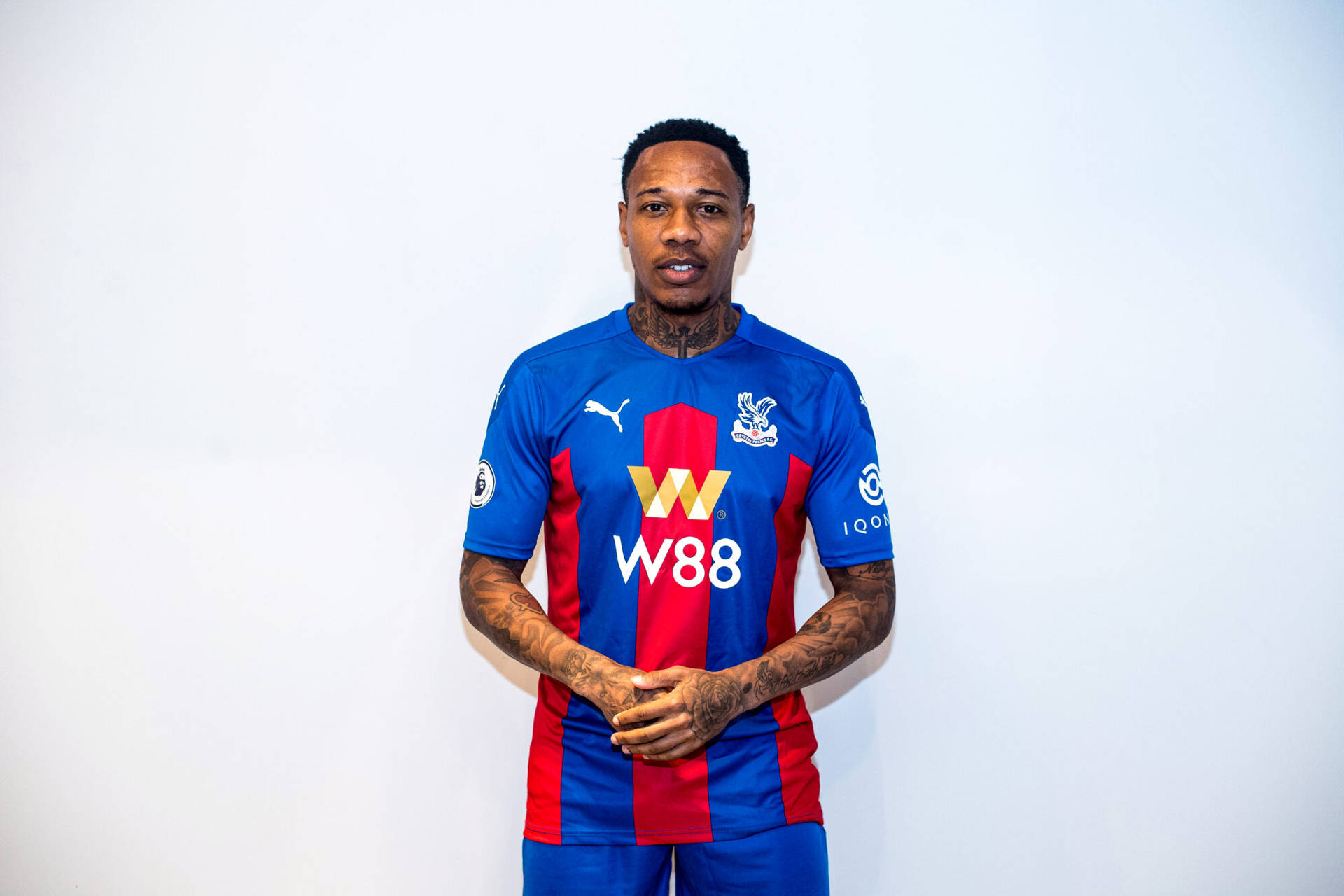 Nathaniel Clyne With White Background Wallpaper