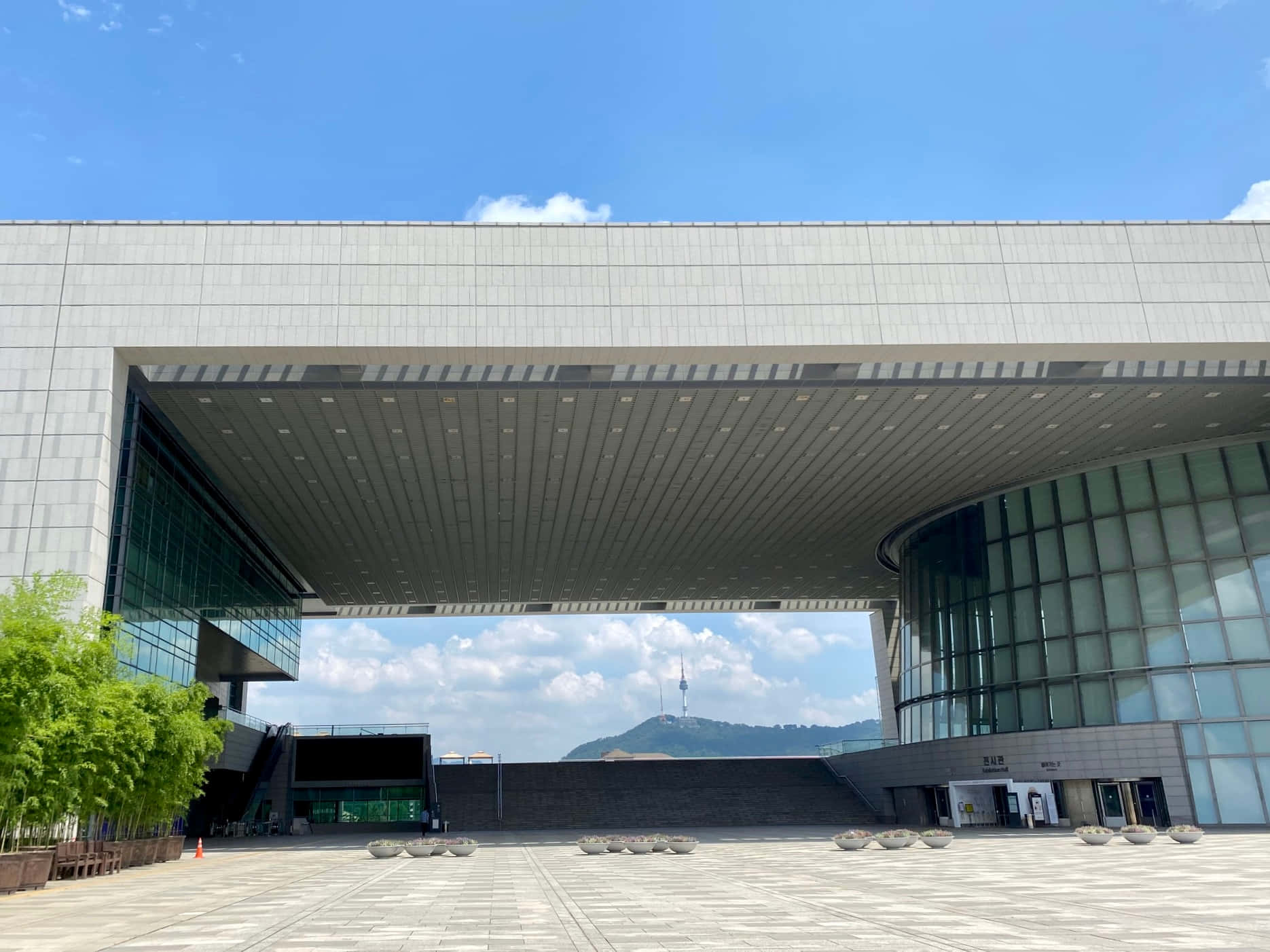 National Museumof Korea Exterior Wallpaper