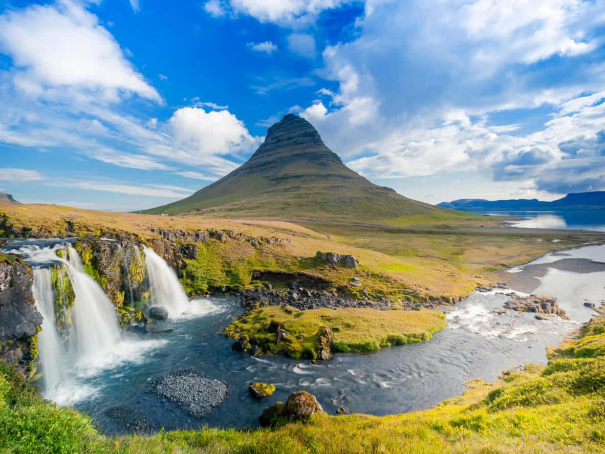 Wunderschönertürkisfarbener Wasserfall, Naturwunder Der Welt.