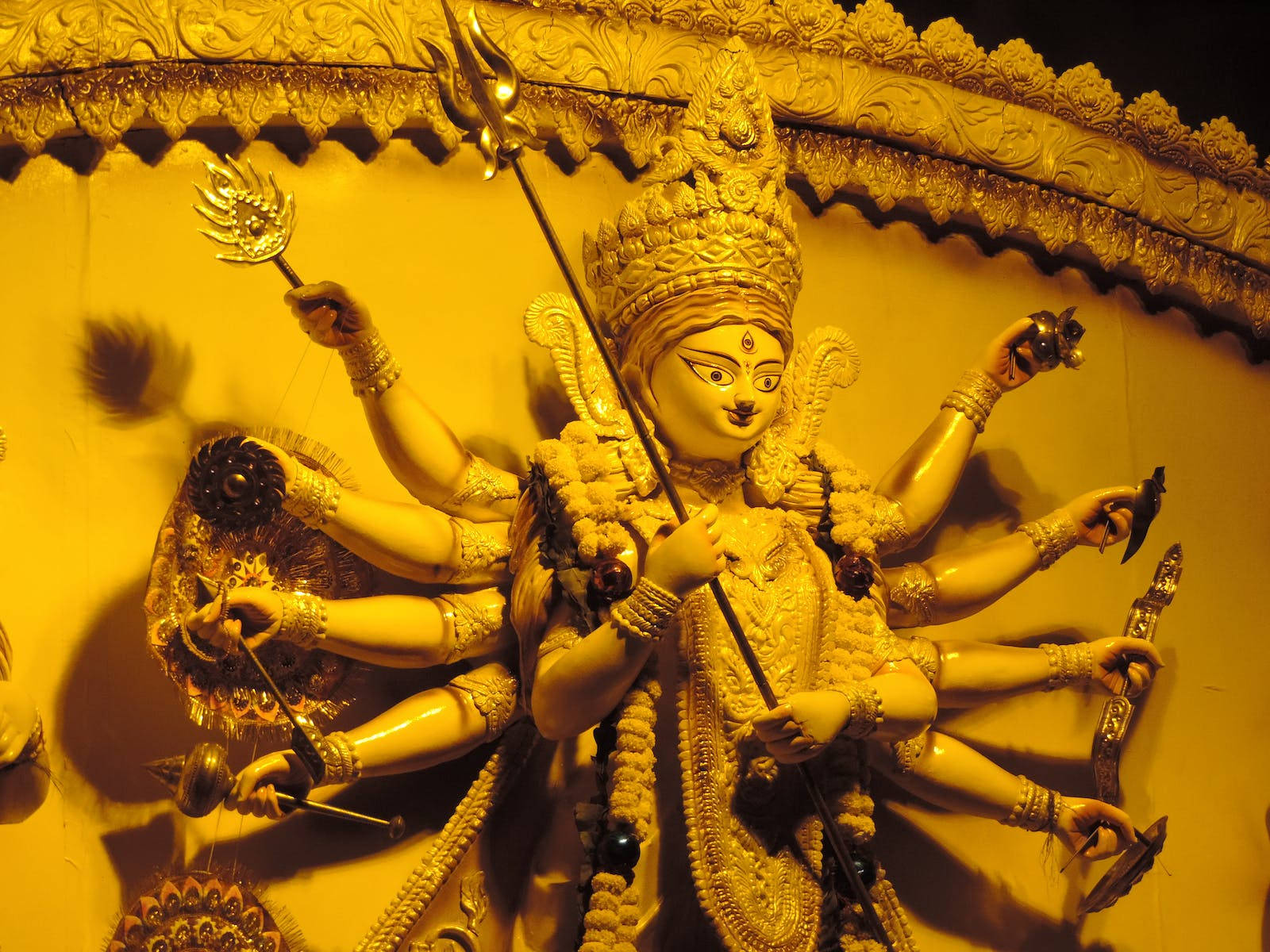 Navratri Gold Statue
