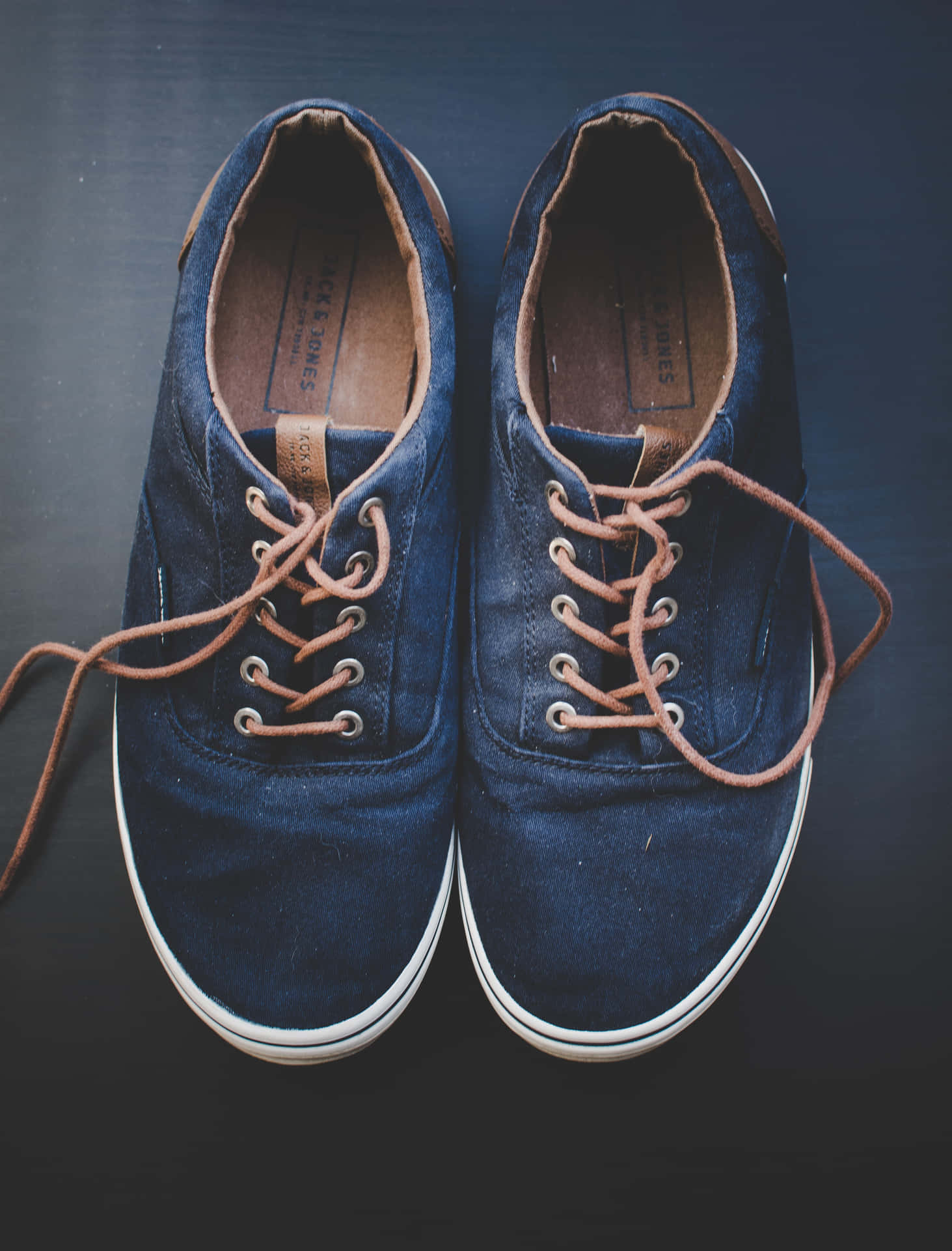 Perfectly stylish navy blue shoes Wallpaper