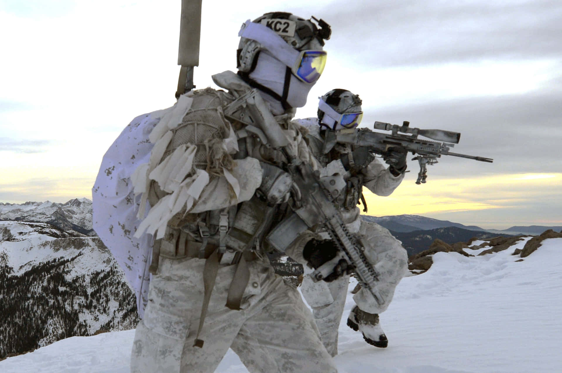 An elite team of Navy Seals going into battle Wallpaper