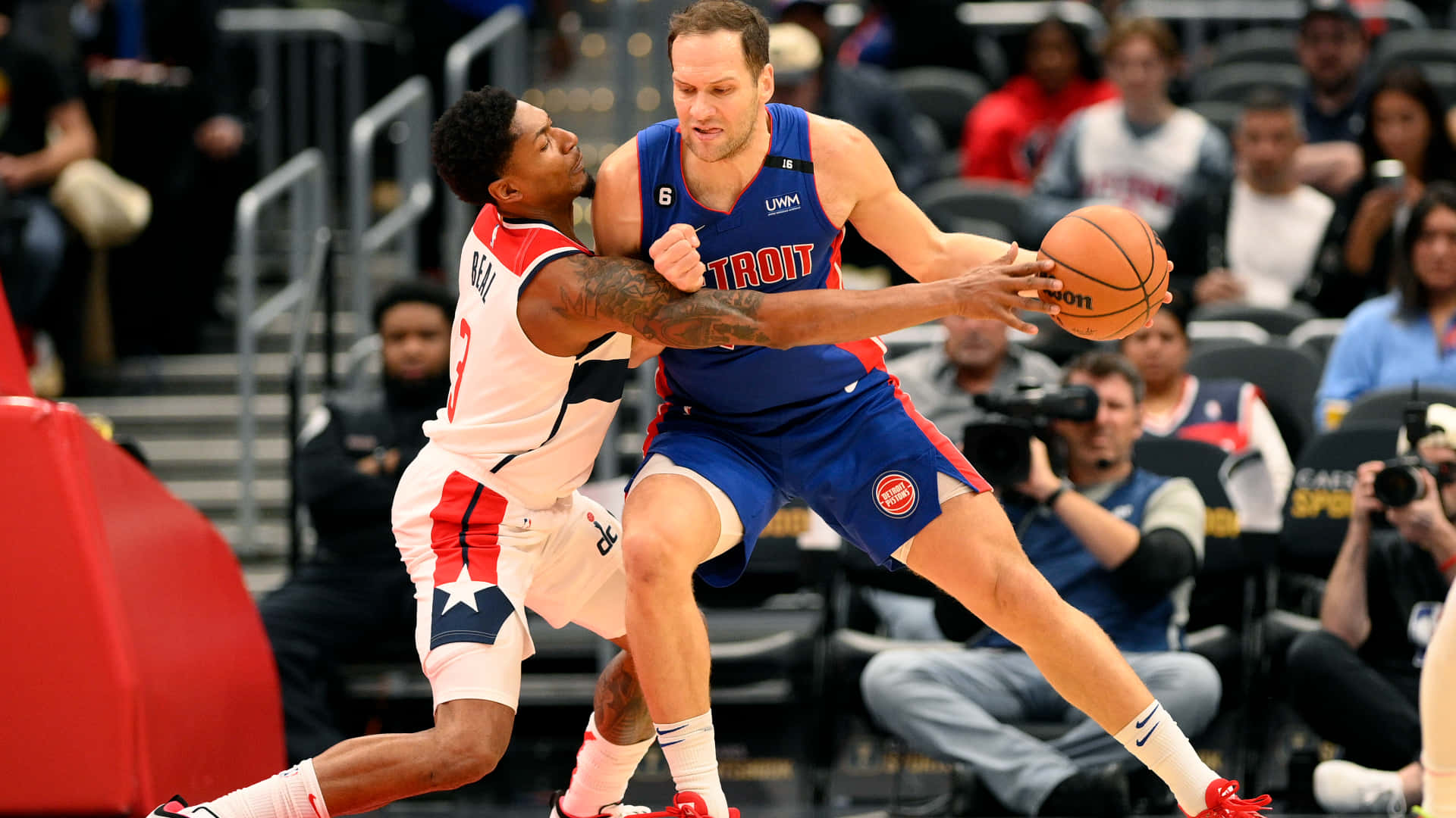 Nbadetroit Pistons Bojan Bogdanovic Does Not Play For The Detroit Pistons Team. He Currently Plays For The Utah Jazz In The Nba. Fondo de pantalla